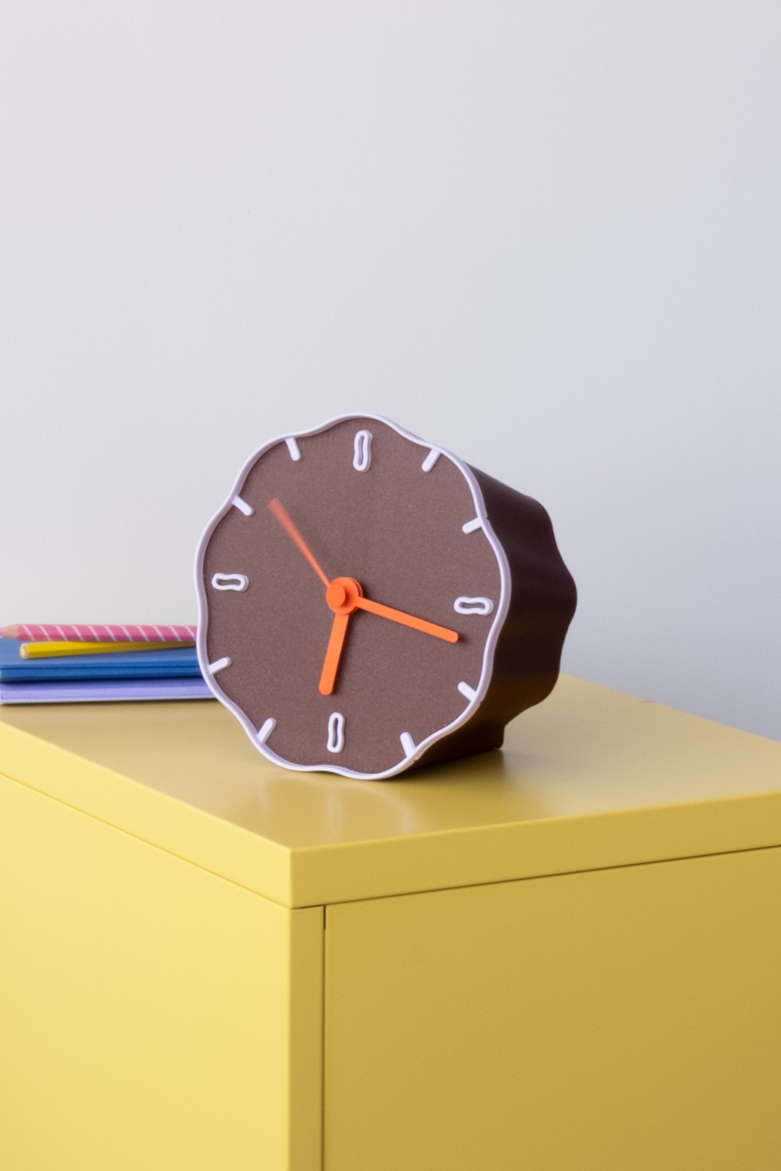 w&l_Horloge_margherita-poser_marron.jpg