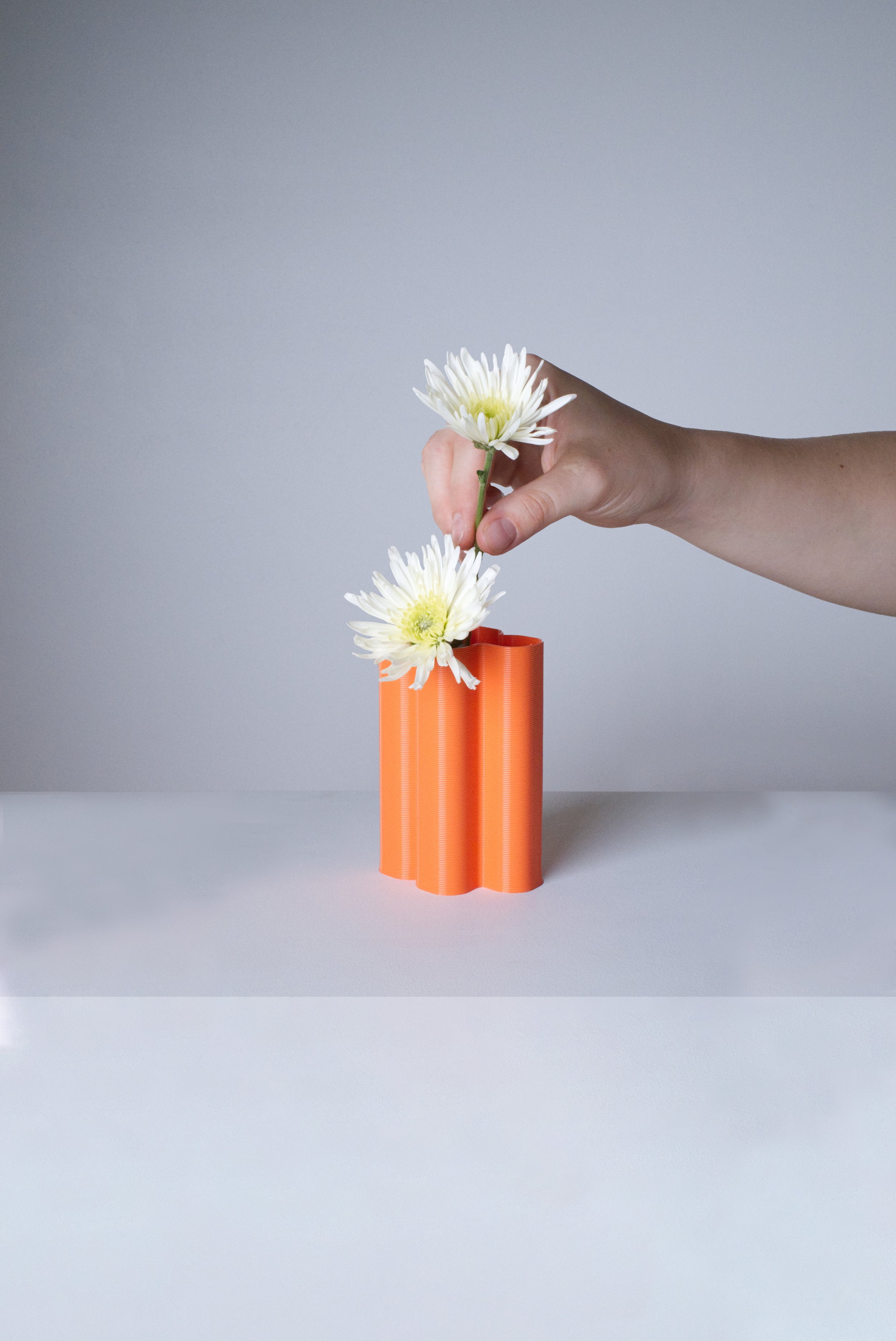 mini-vase-XL-orange-fleurs-fond.jpg