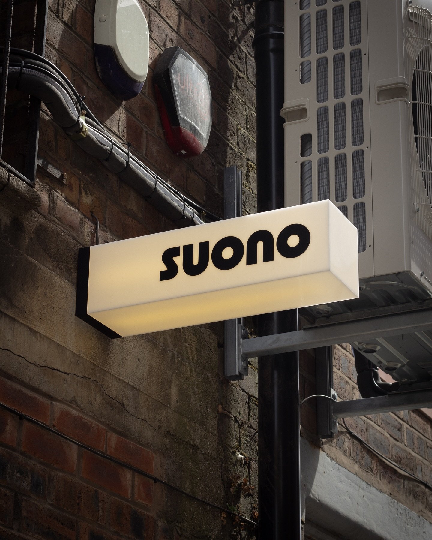 From the visionaries behind @laperitivoliverpool, @suonoliverpool is a listening bar for the sound. We designed a custom wordmark inspired by circular geometry, a visual language found in mixing desks, speakers, and vinyl LPs. The result is a simple,