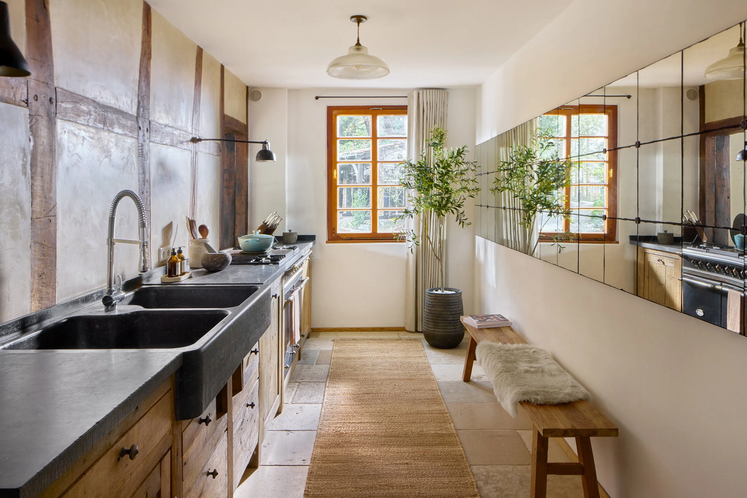 DEH05_Kitchen_01.jpg