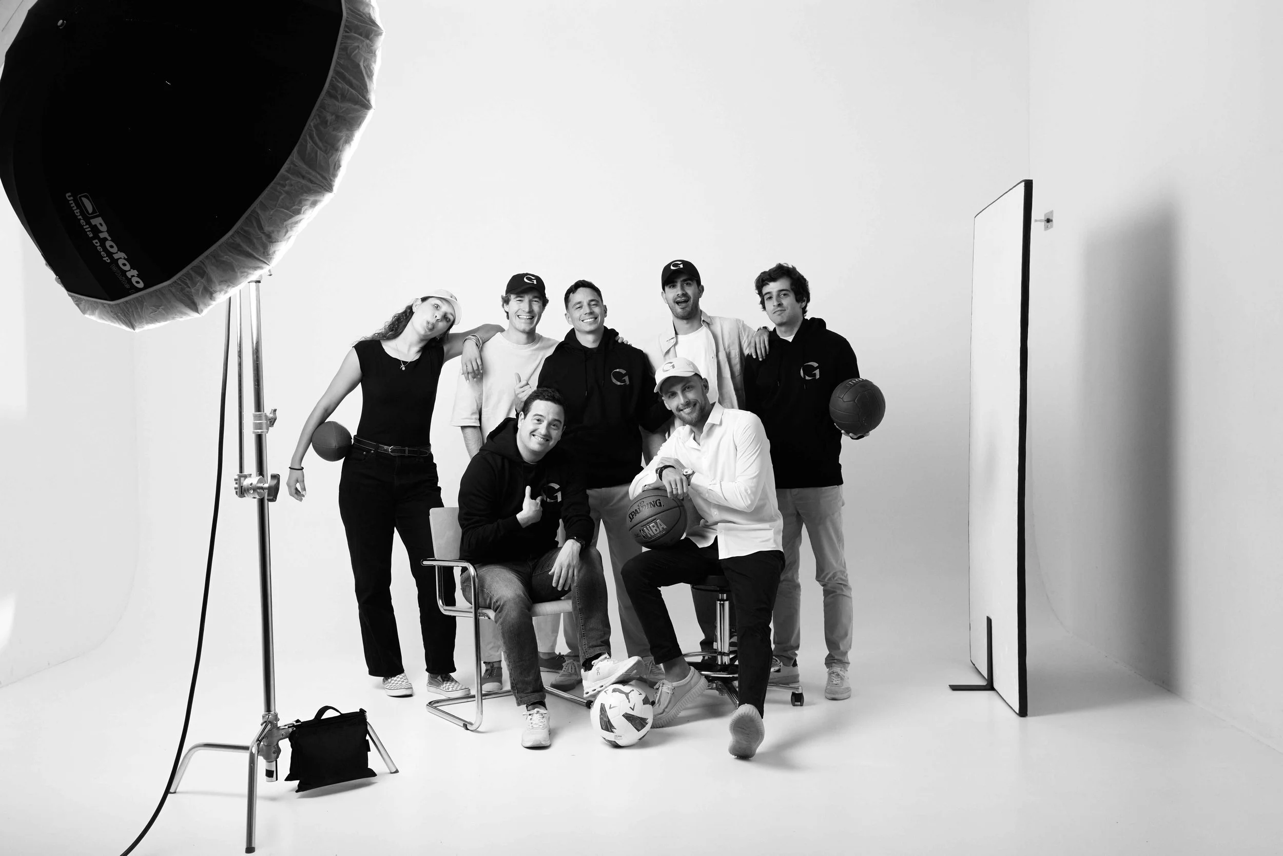 Group 1 identity photography by Juanma Jmse