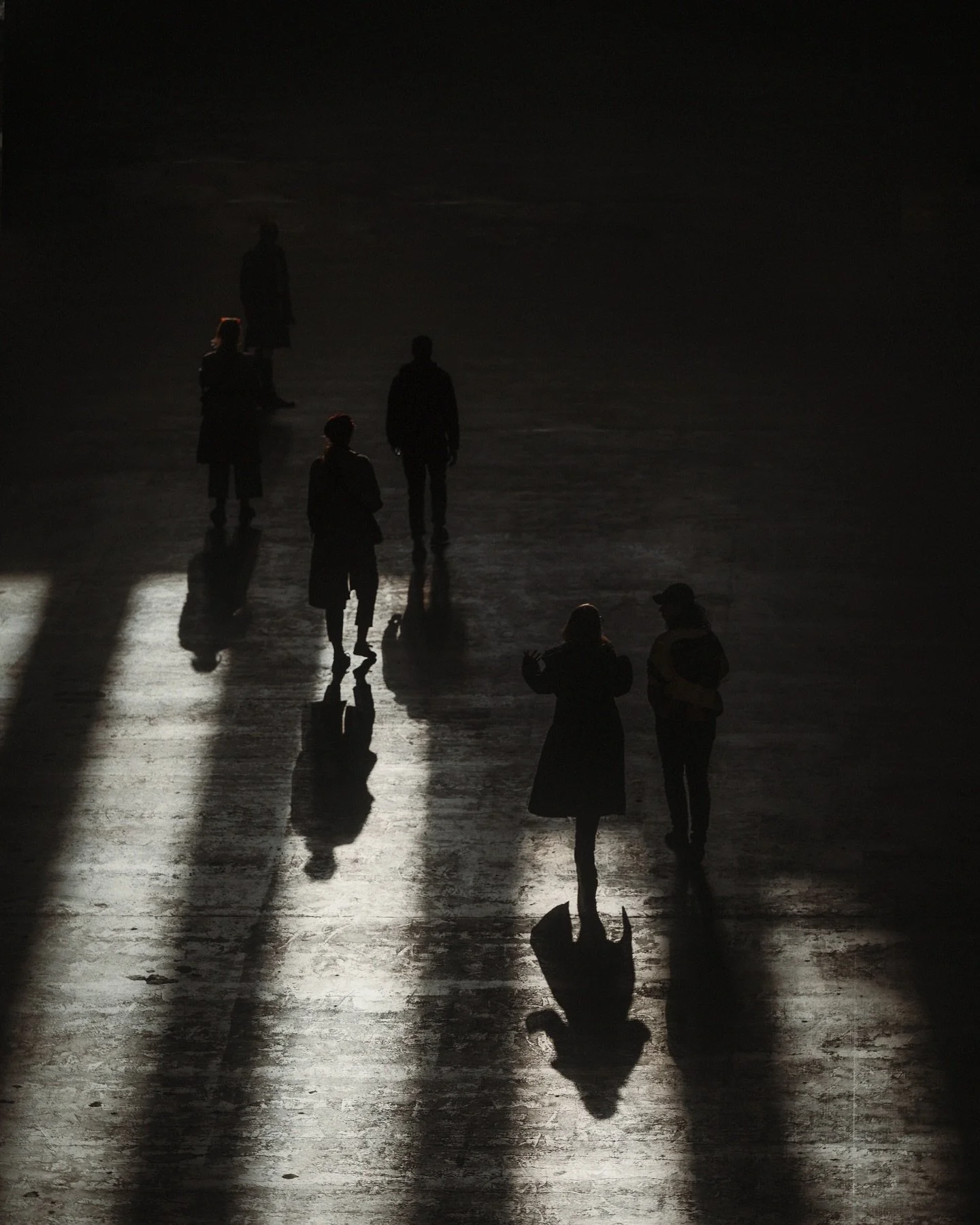 Silhouettes 👥 let me know your favourite! 😊
.
📷 @nikoneurope #nikon #nikkor #Z8 #nikoncreators #nikoneurope 
.
.
.
.
#lisbonphotographer #streetphotographer #lisbon #streetphotographyinternational #spi_silhouettes #lightroom #streetphotography #st