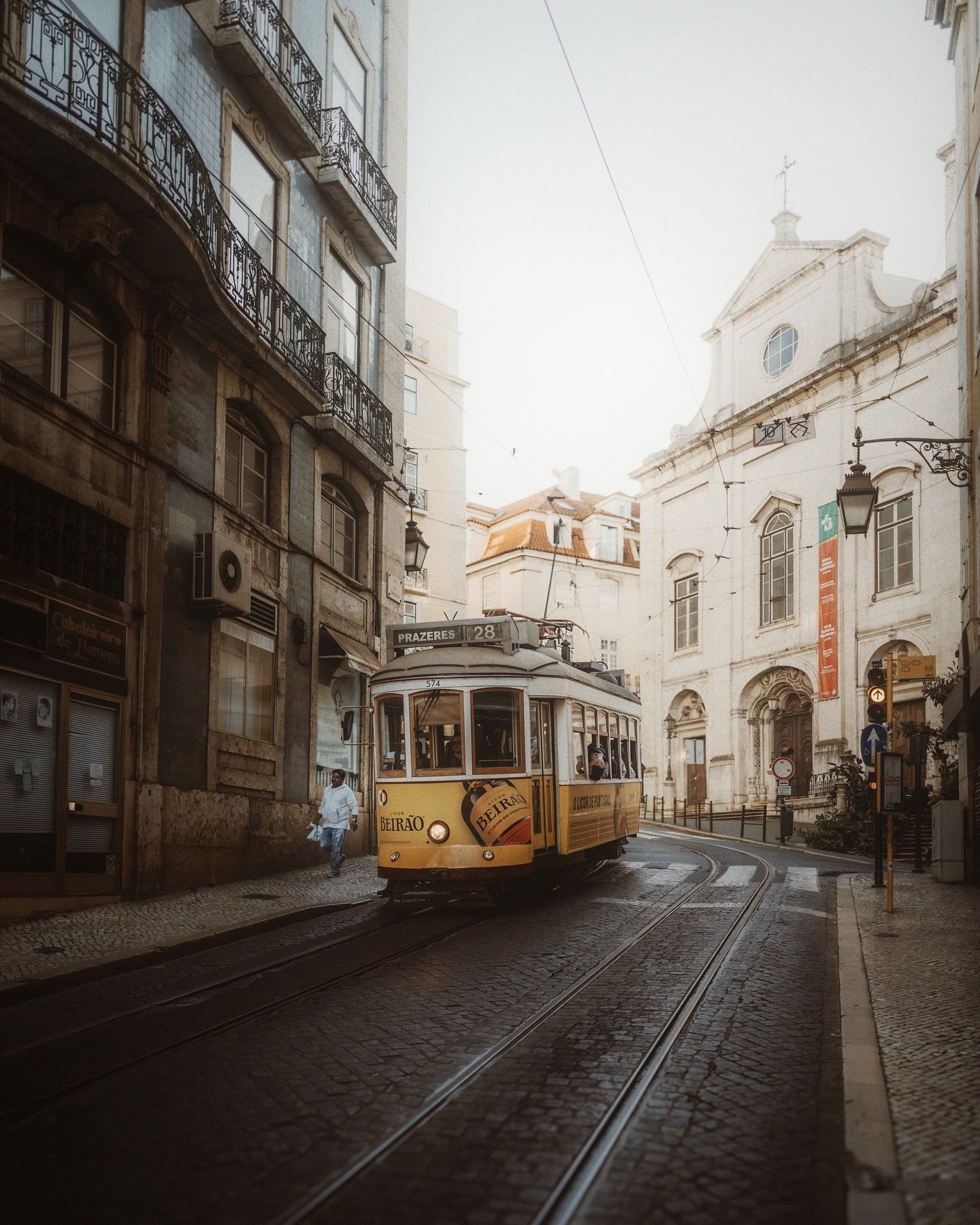 A tram collection 🚃 Let me know your favourite! 😊
.
📷 #nikon #z8 #nikkor #z24mmf18s #z2470f28s #nikoncreators #nikoneurope @nikoneurope 
.
.
.
.
#lisbonphotographer #streetphotographyinternational #streetphotography #voyaged #lightroom #lisbon