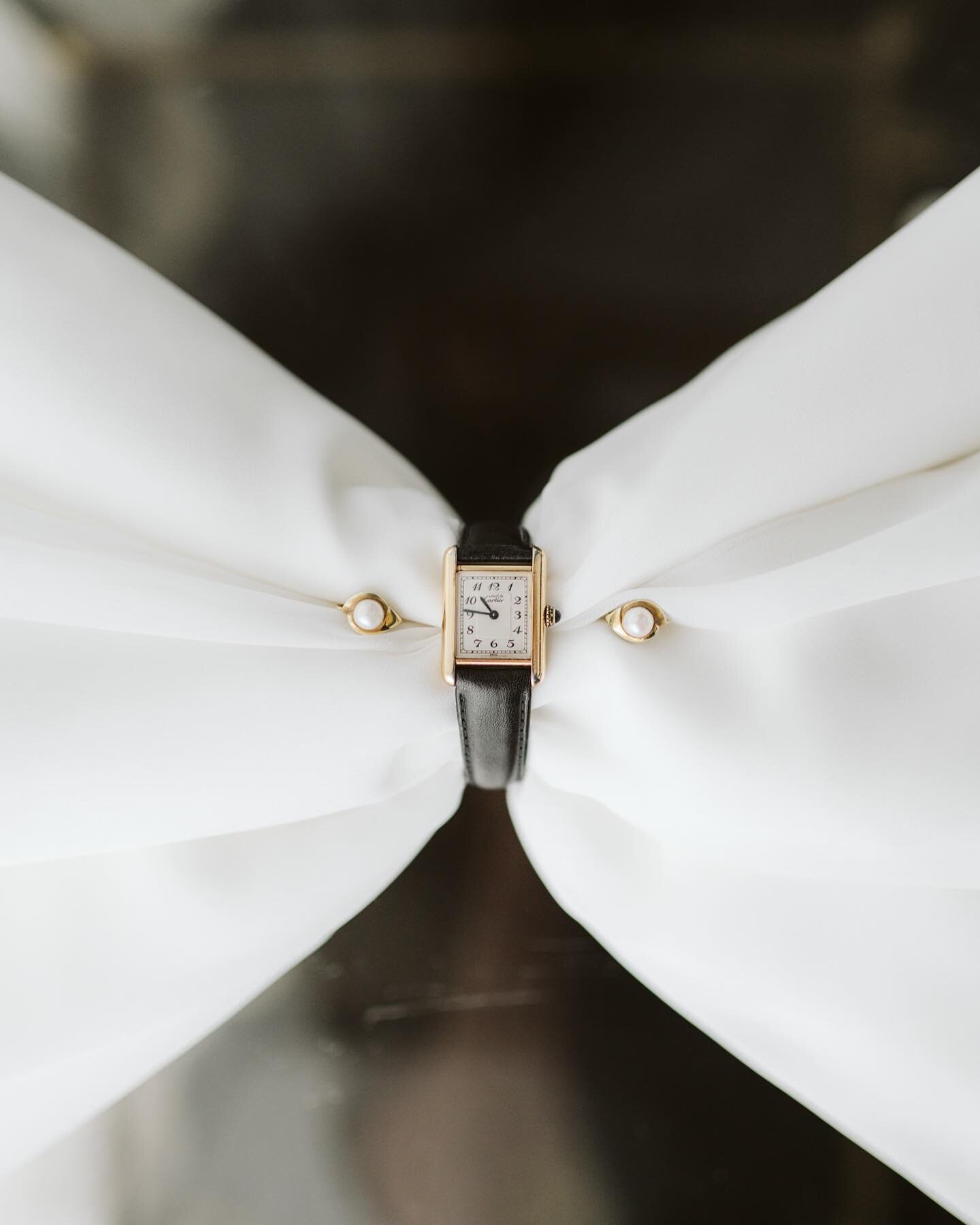 heirlooms. 

#heirloom #cartier #pearls #wedding #weddingphotography #hochzeitsfotograf #hochzeit #details
*Anzeige, Markennennung