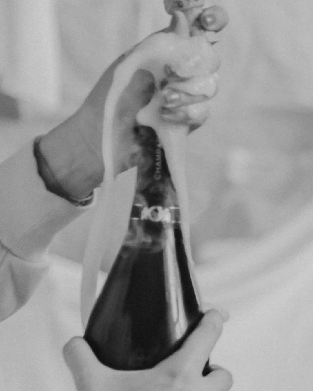 Before the vows. 
But the celebration of the two already began with the first getting ready in traditional clothing, surrounded by friends and family on their Gut Holzhausen estate. 
Showered with love before the ceremony even started.

planner: @hnn