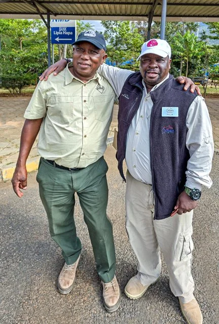 Philip Rono & Guides-010