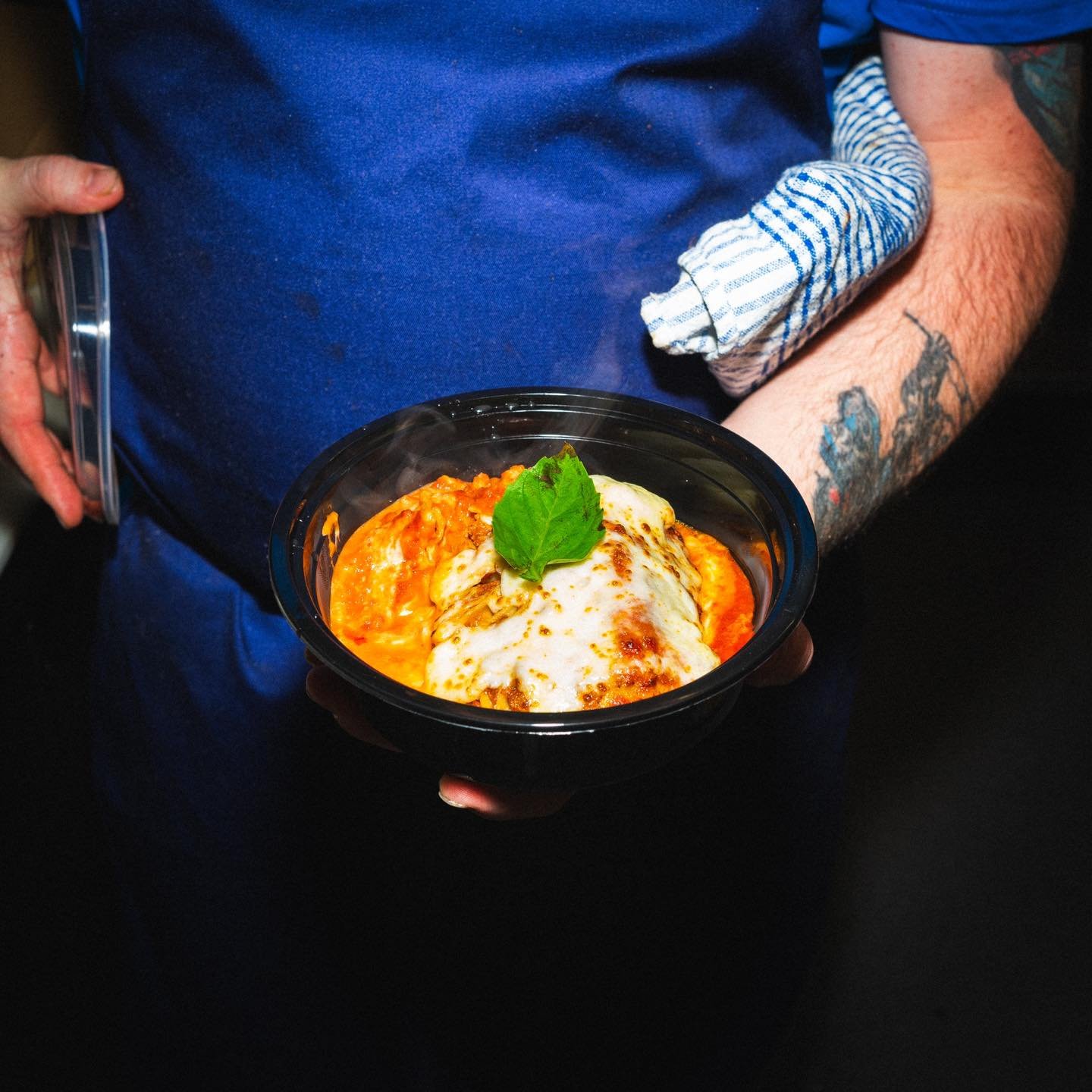 Friday Feels at Nana Franca 🔥
It&rsquo;s FRIDAY, and we&rsquo;re turning up the heat with all your Italian faves! From handcrafted pizzas to traditional pasta dishes and everything in between. The ultimate feast is calling 🍕🍝

Skip the cooking, gr
