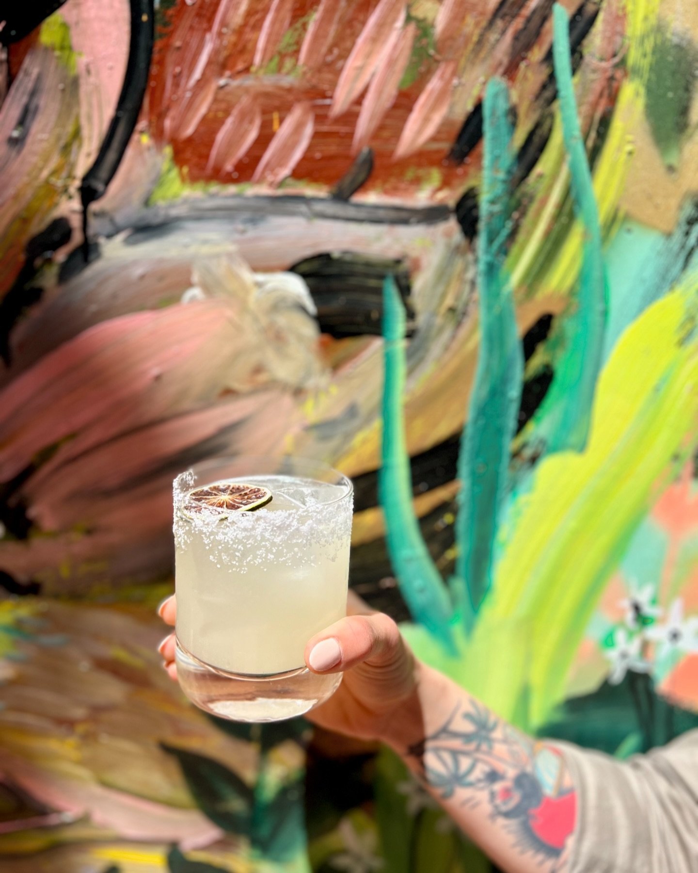 Happy weekend, friends! Grab a seat at the bar this Sunday for a $8 margaritas. Now the only question is spicy or not spicy?🍹

#cocktailbar #visitsonoma #healdsburgca #winecountry #weekendplans #sfbayarea #veganeats #margaritatime