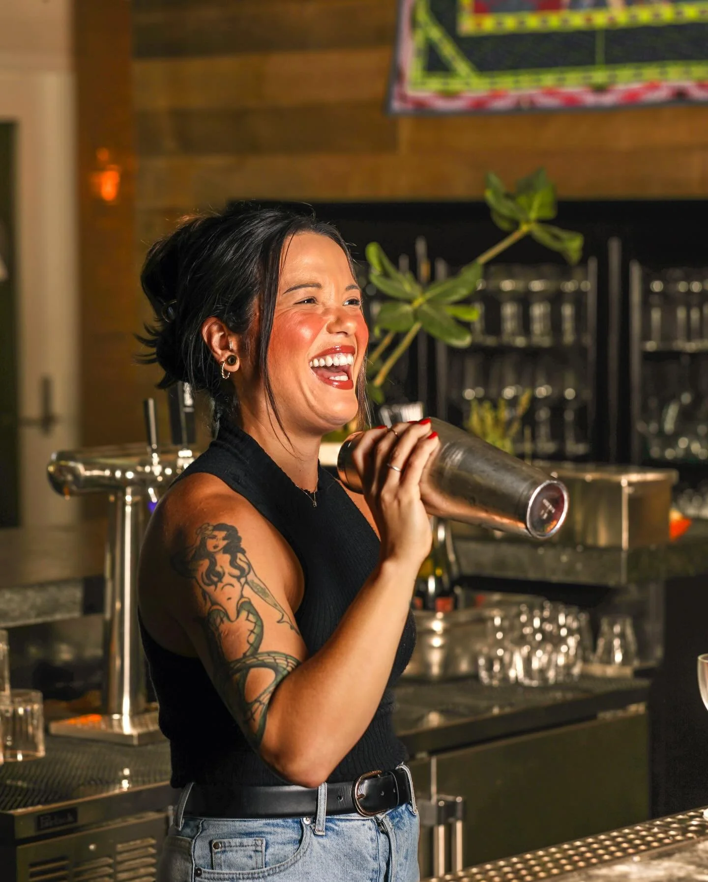 ✨Wednesday Pick Up Party &amp; Toast to the Holidays | 11/26 | 8 AM &ndash; 10 PM

THIS Wednesday is Thanksgiving Pre-Order Pick-Up Day at Little Saint &mdash; and we&rsquo;re turning it into a festive pre-holiday celebration!

&bull; All-day happy h