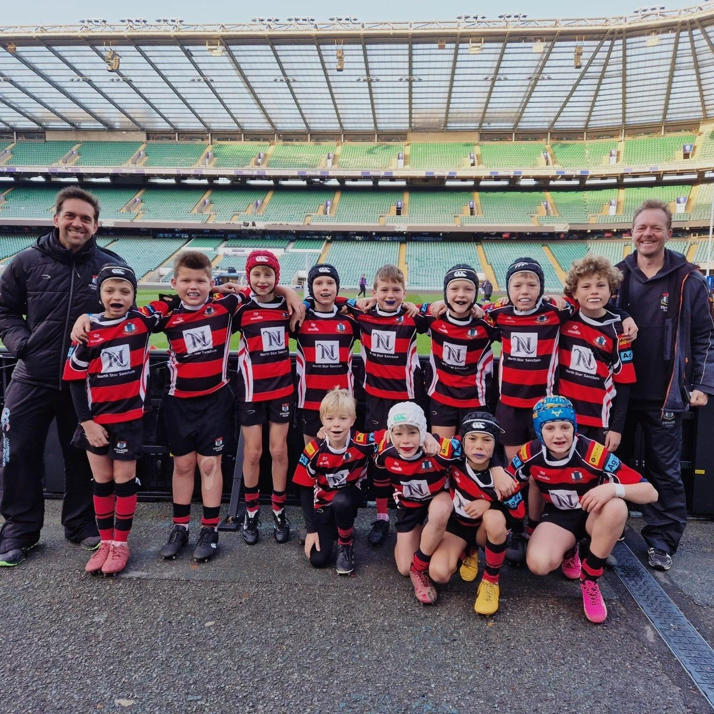 Our U11 rugby team had the incredible opportunity to play on the home of @EnglandRugby - @AllianzTwickenham - showing fantastic skill, teamwork and sportsmanship throughout.

They even had the excitement of running out onto the pitch to watching Arge