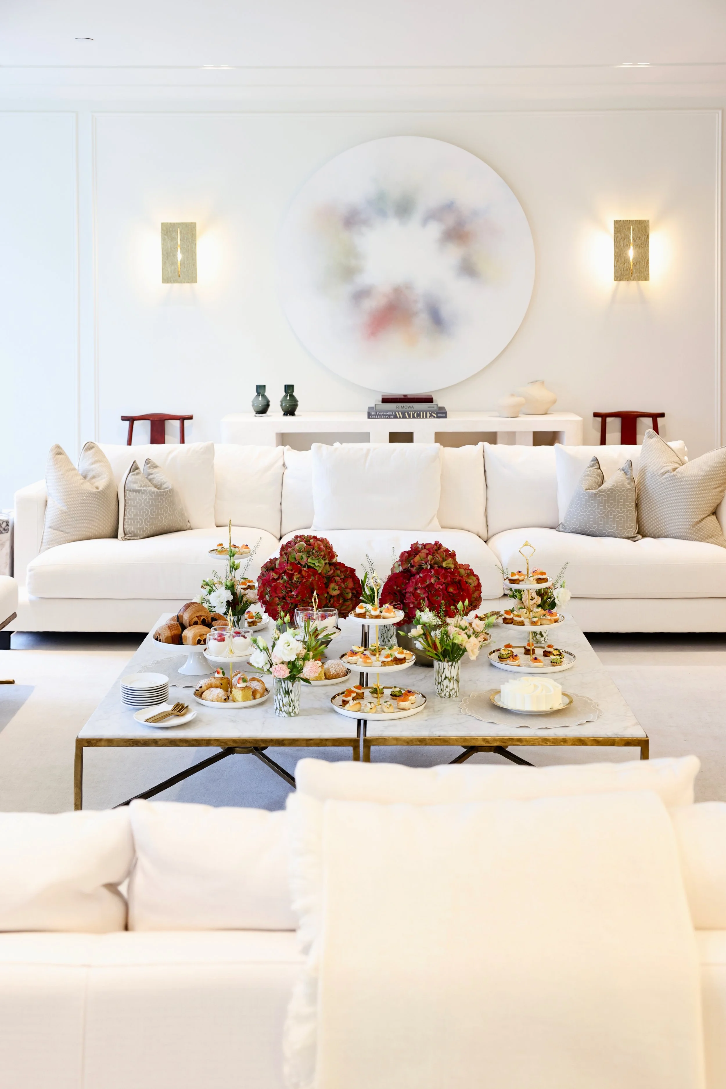 Residence 85_Holland_Park_Gate_Living_Room_afternoon_tea