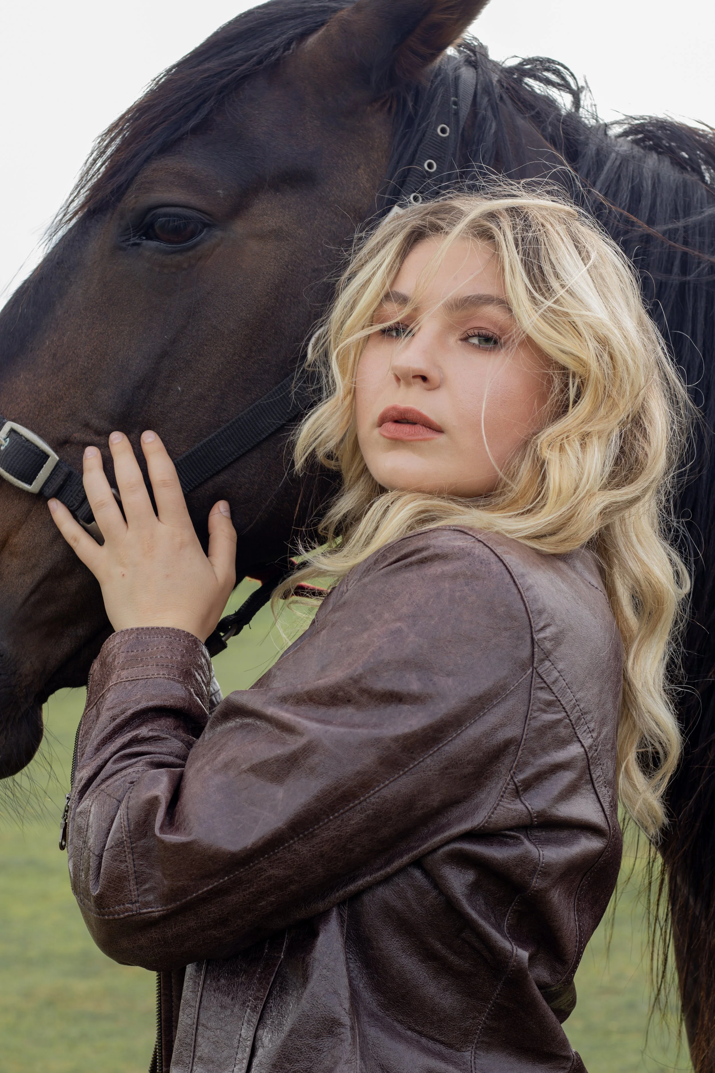 RoksanaXHorseShootAug25-17 2.JPG