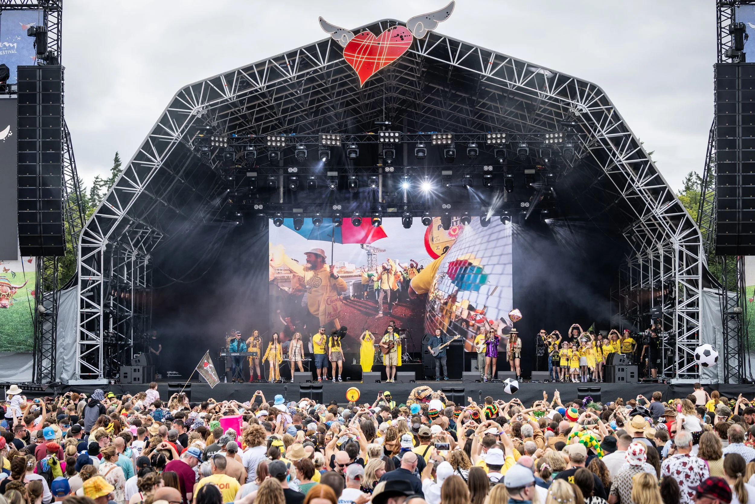 Bella Buzz - March Edition