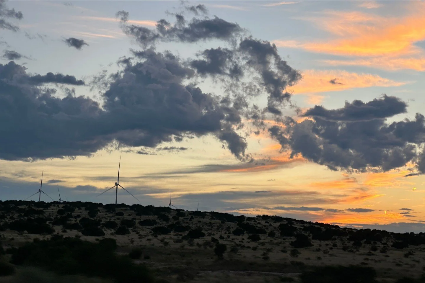 It has been too long since our last #WindmillWednesday. Spotted this beautiful sight on the road heading to a project meeting last week!
.
.
.
#FormativeArchitecture #WindmillWednesday