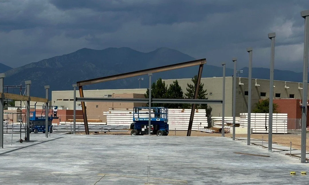 These five photos show the Taos Municipal Schools Auxiliary Gym from the same vantage point since March 2025 - exactly 1 year ago. Watching a building take shape never gets old and this one is almost ready! 
.
.
.
#FormativeArchitecture #Construction