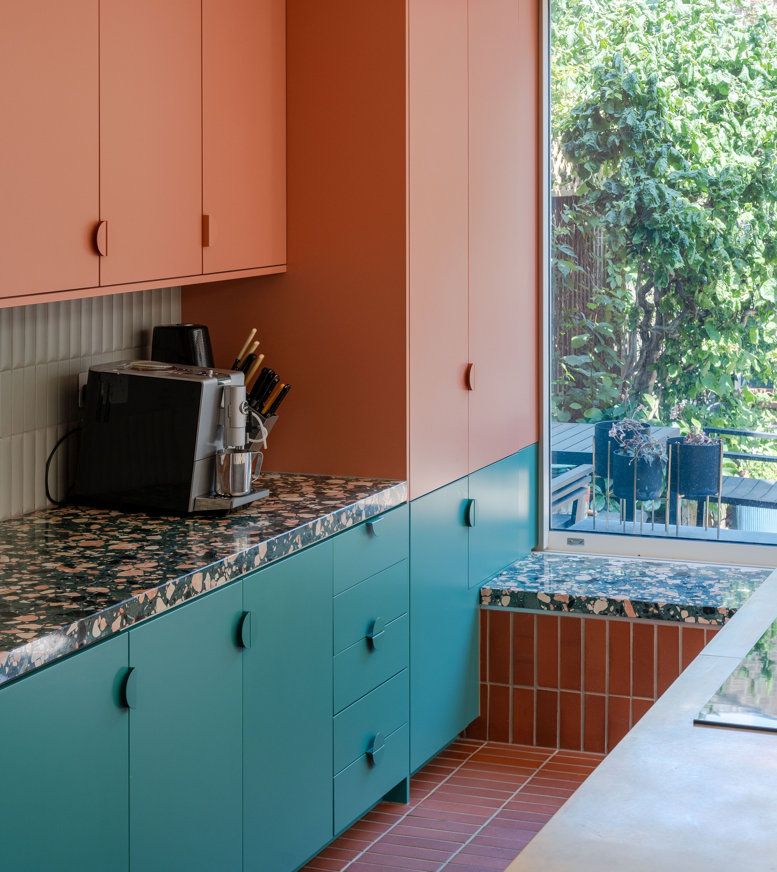 Gwen & Patricia - high res - NPP08052.jpg