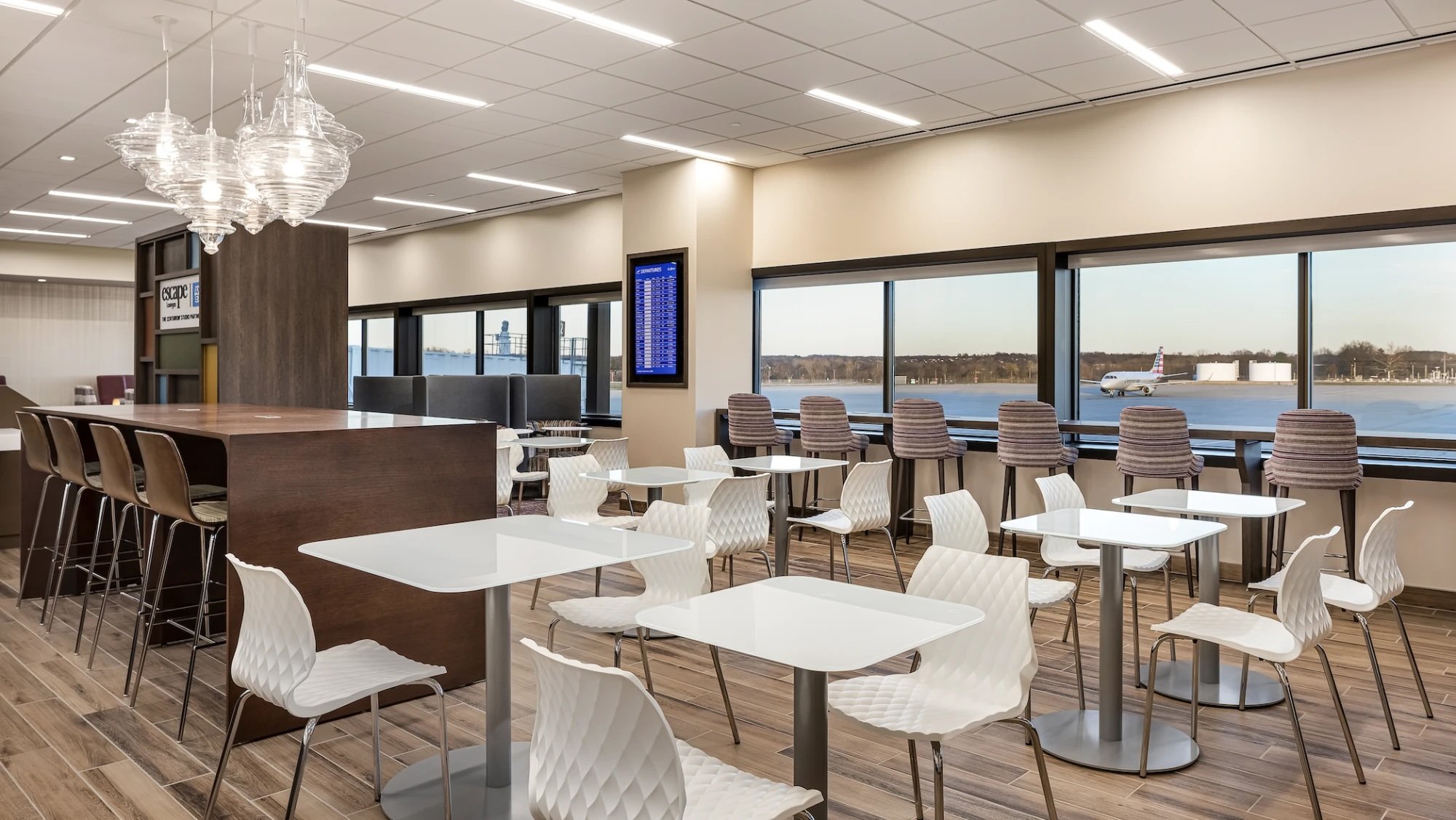 Escape Lounge - CMH
