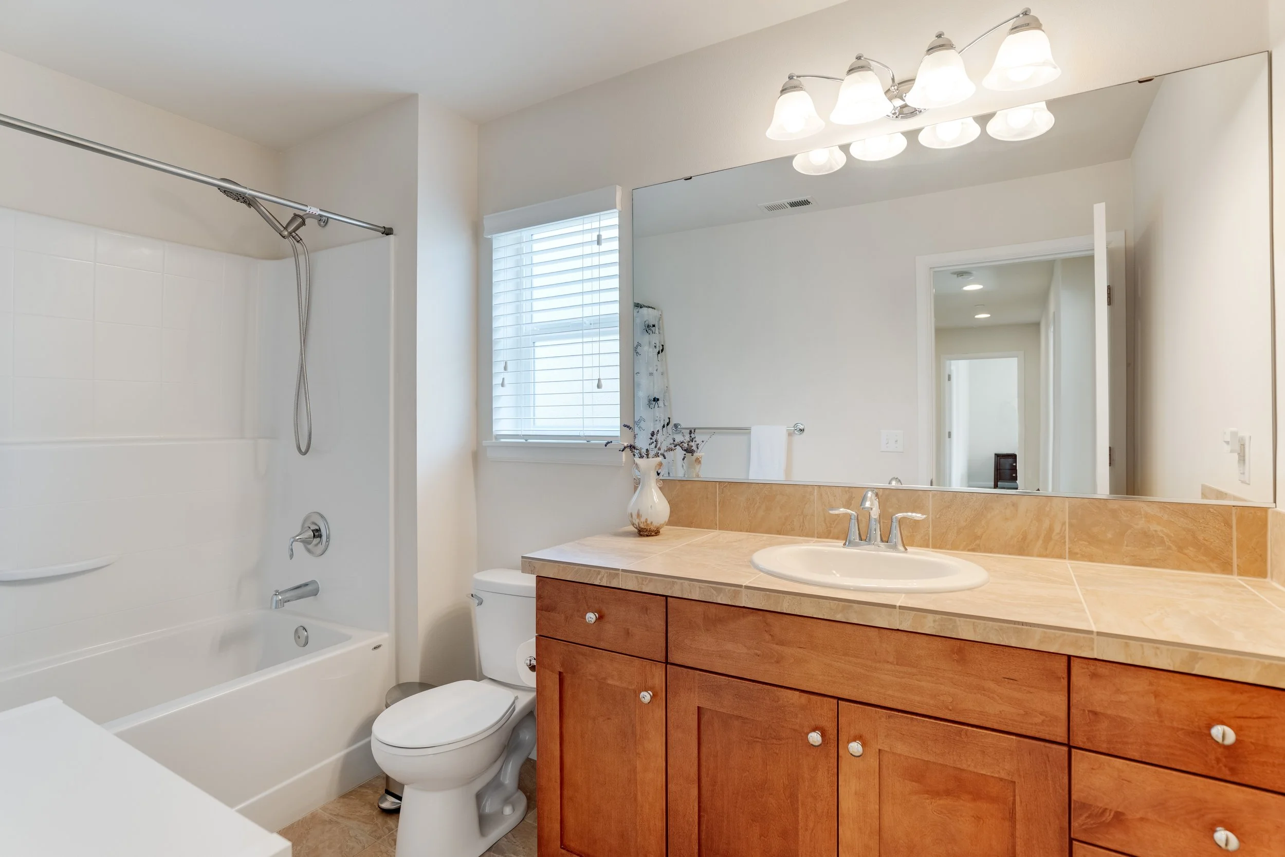 8204 NE 163rd Pl-18.jpg