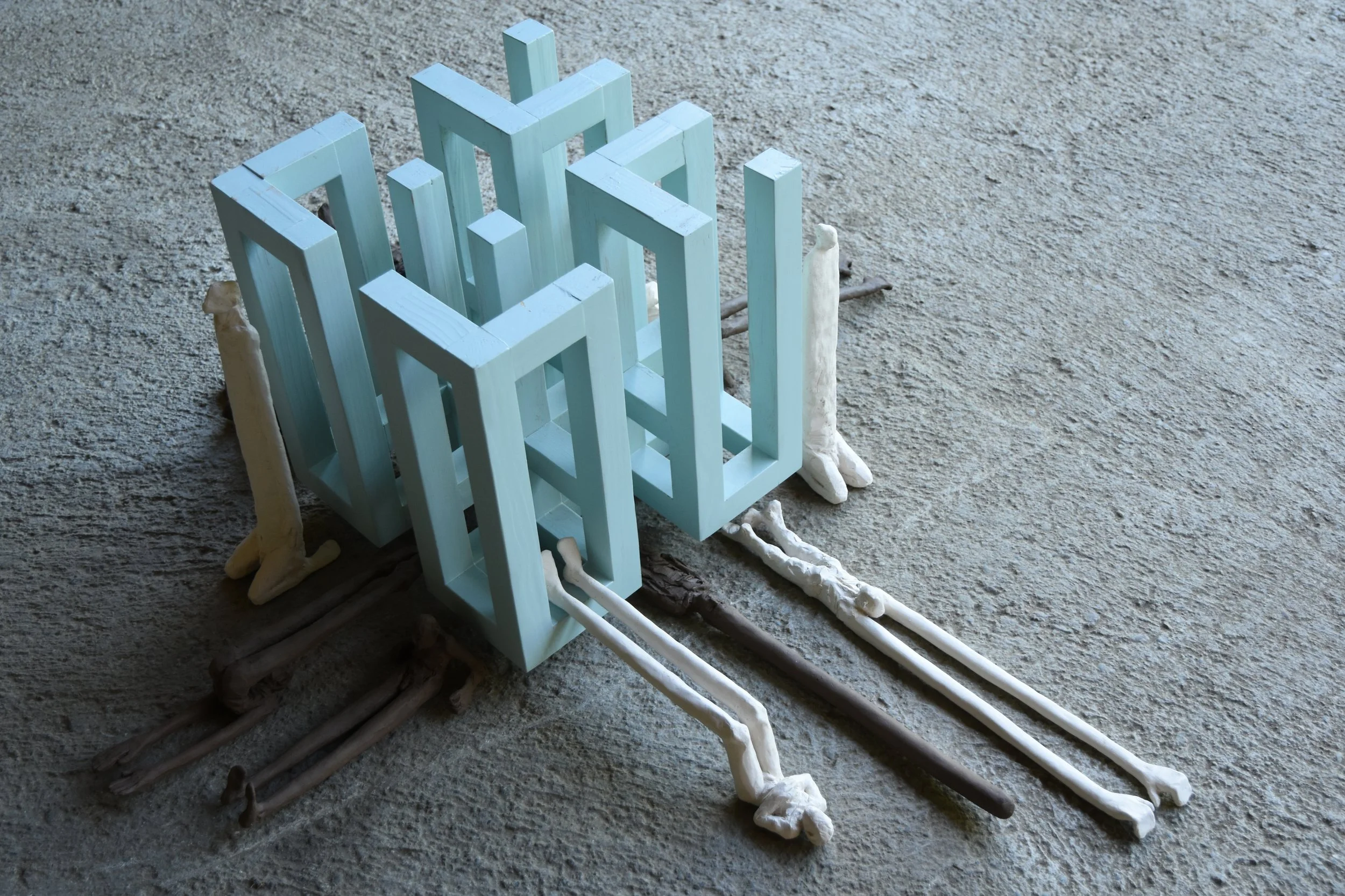 "Reichweite", Holz, Ton, 60 x 60 x 33