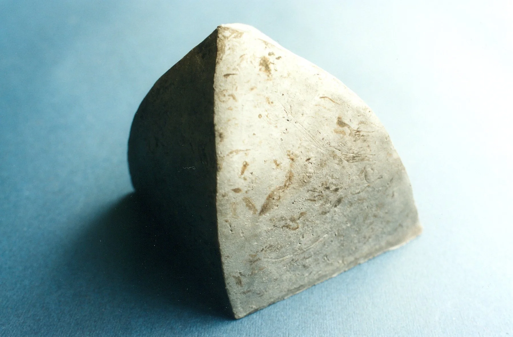 "Hohlkörper schwarz", Ton, 20 x 20 x 20