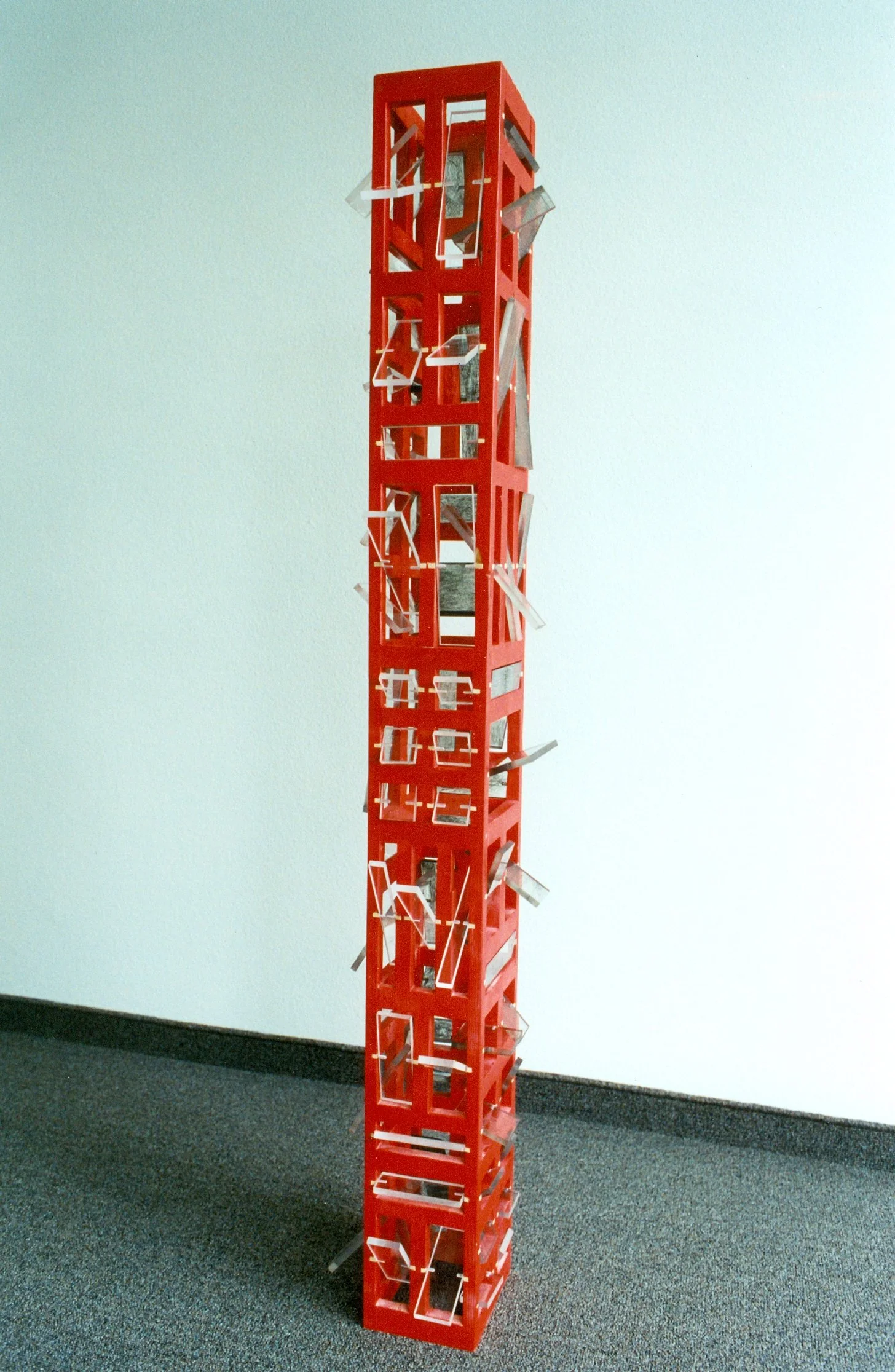 "Turmarchiv", Holz, Acrylglas, 17 x 14 x 140