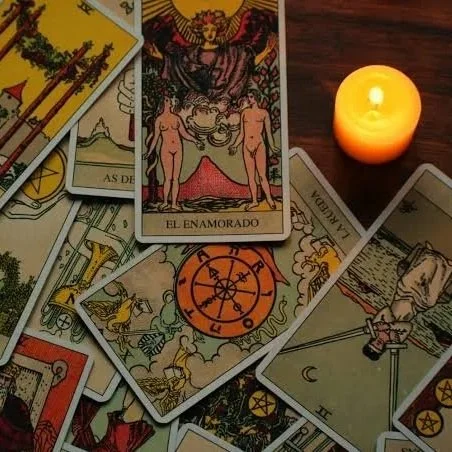 tarotandcandles.jpg