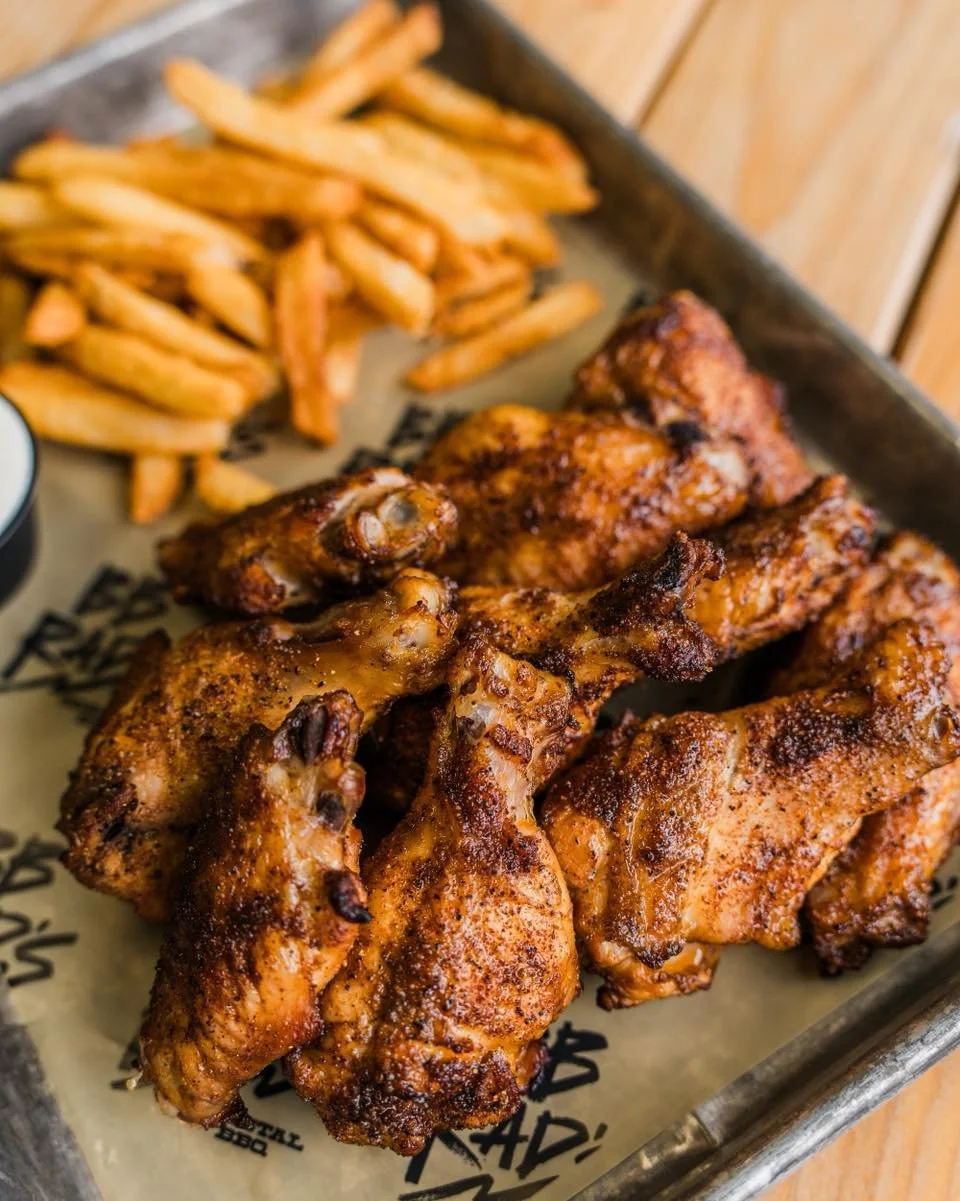 Wingin’ it every Wednesday 🌊🔥 Fresh off the smoker, served fast, and always hittin’ the spot 🤙