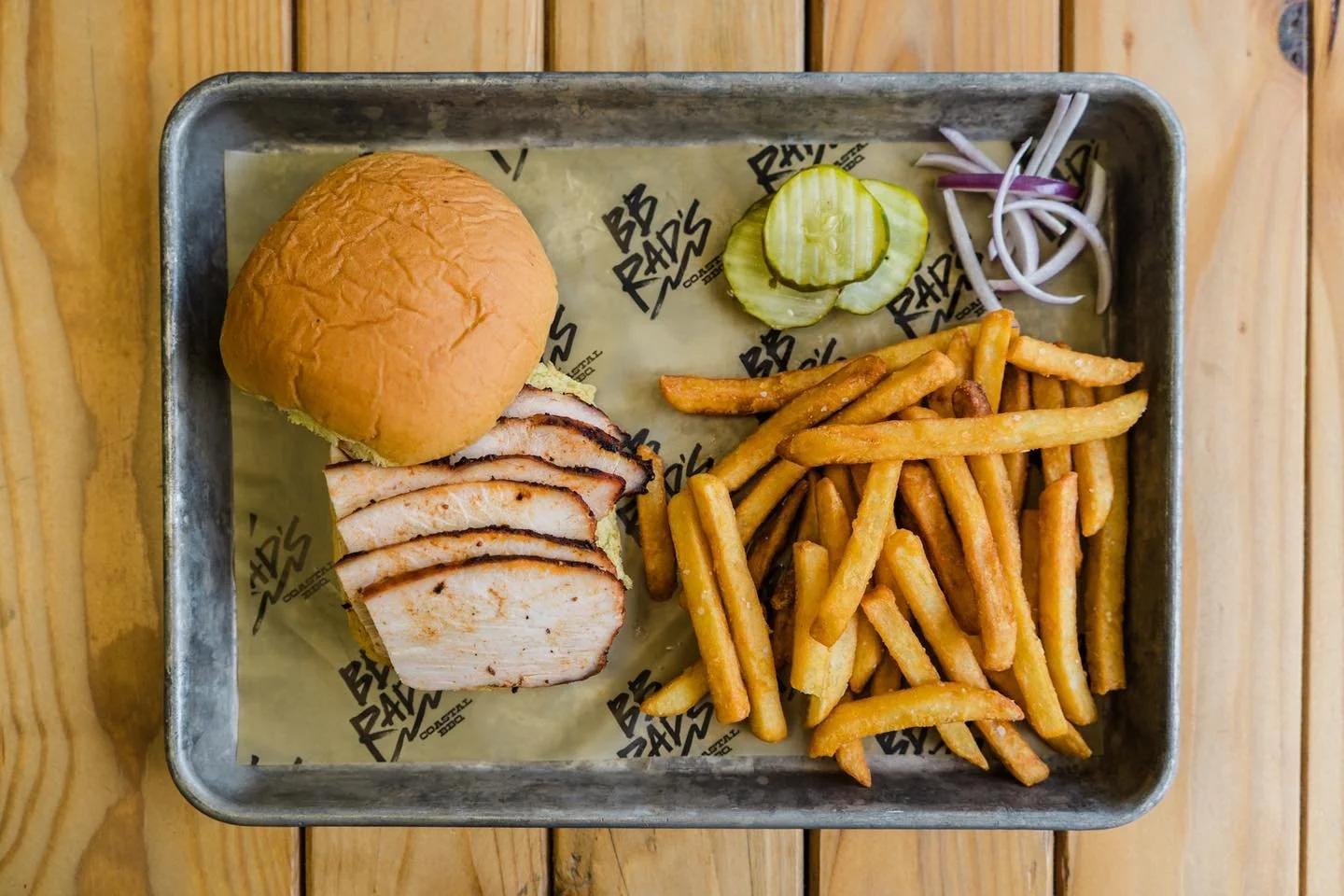 Smoked turkey + tallow fries = always the move 🤙🔥
Juicy turkey packed with flavor and paired with the crispiest fries cooked the right way.