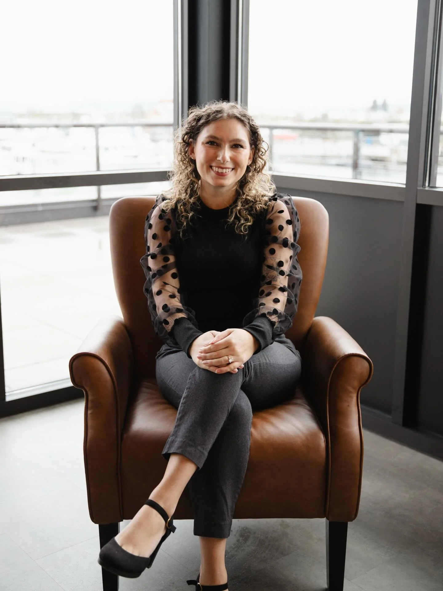 7️⃣ years as a real estate agent! 🎉

So grateful for every client who trusted me with their biggest investment, every late-night negotiation, every set of keys handed over, and every lesson along the way.

From nervous first showing to confidently g