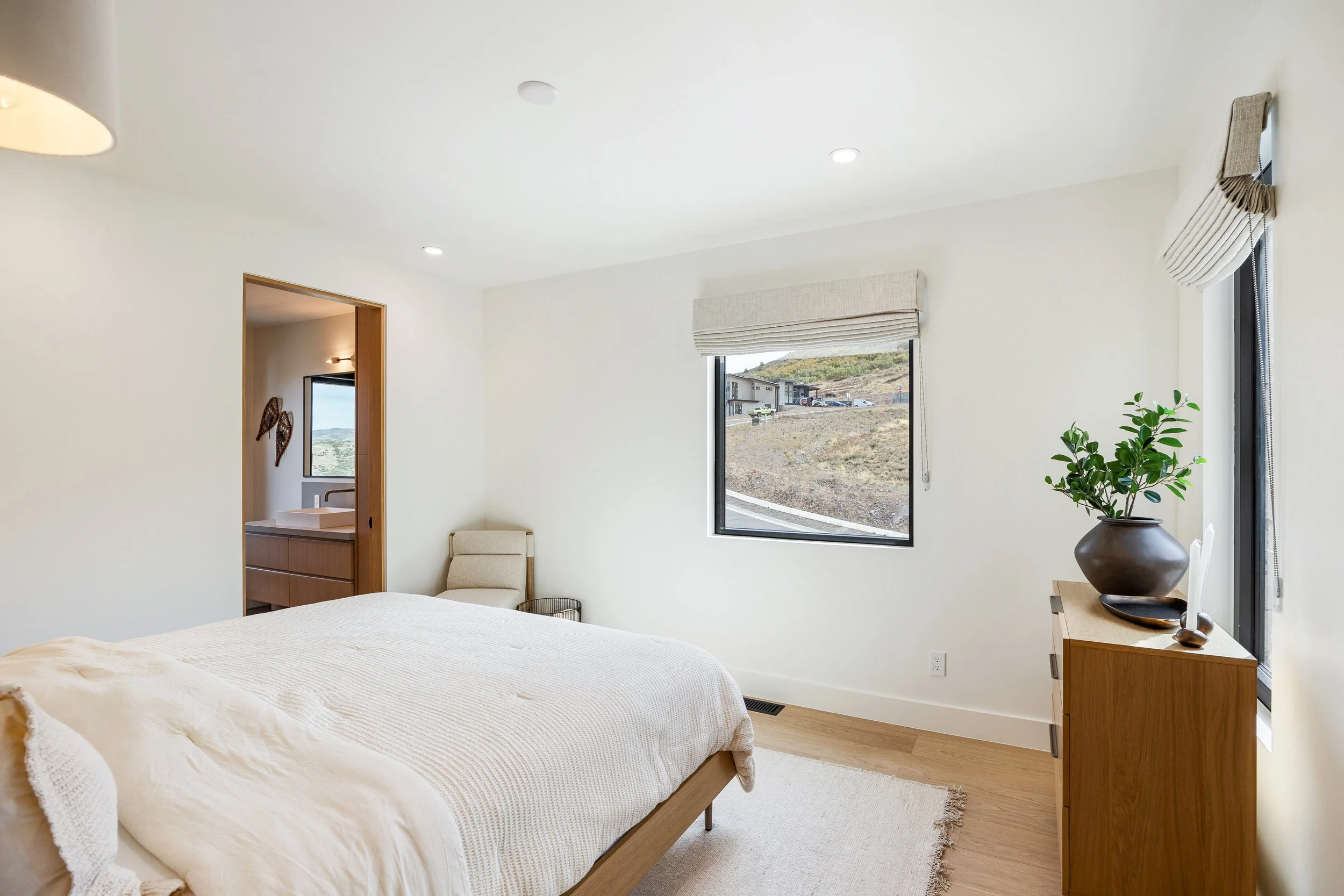Benloch-134-Heber-City-Bedroom-Cabinet-Natural-Oak-Scandinavian-Roderick-Builders-Mountain-Modern.jpg
