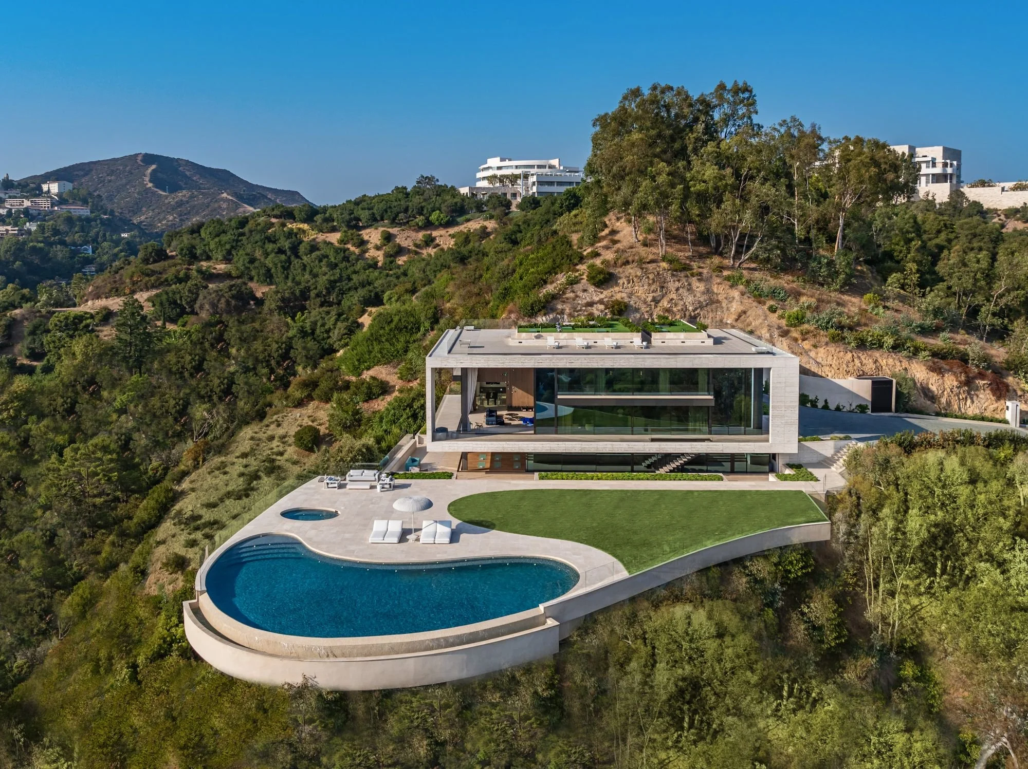 684Firth-Brentwood-CA-LA-Exterior-Aerial-Infinity-Pool-Terrace-Hillside-Setting-Roderick-Builders-Modern-Home.jpg
