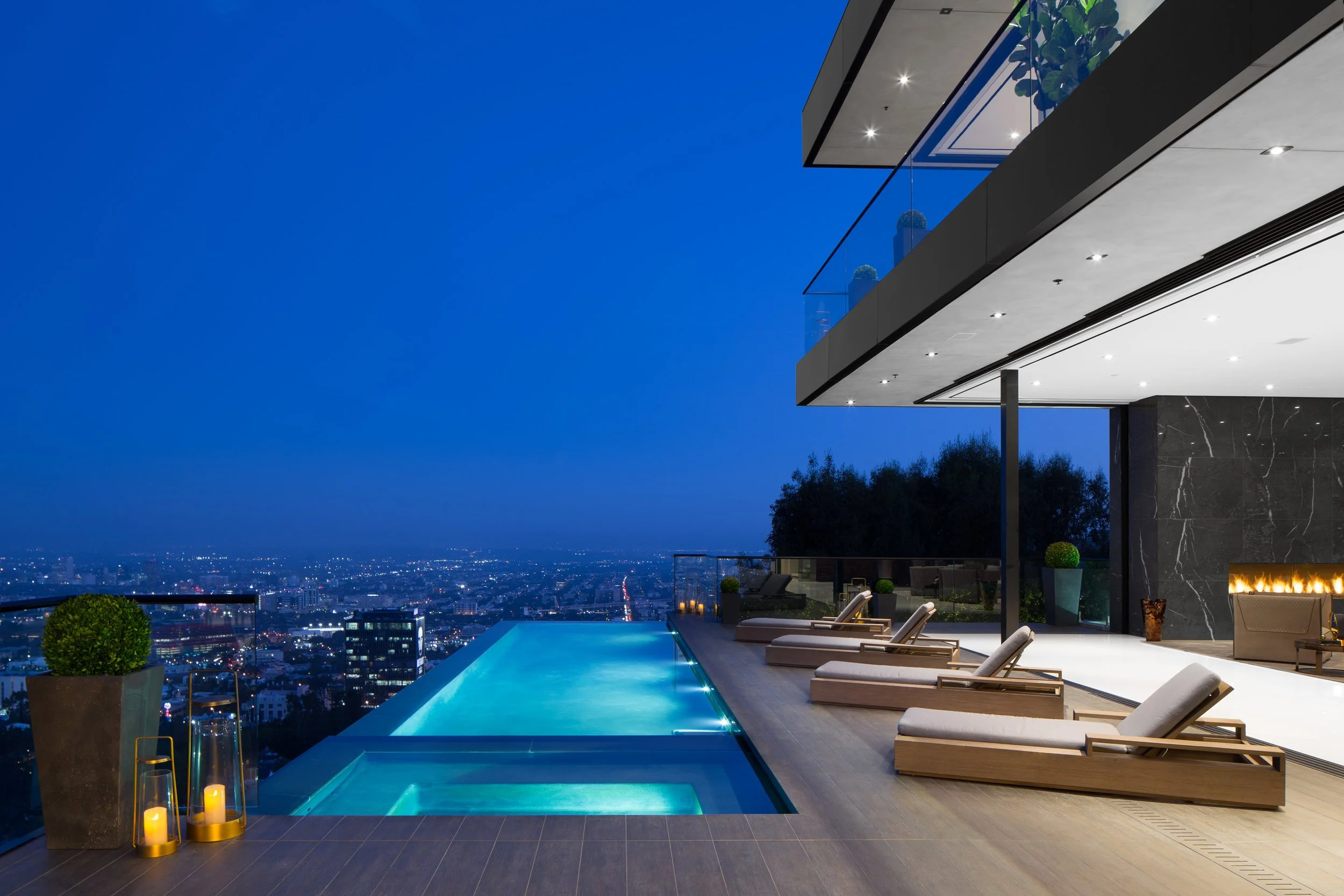 Thrasher-Bird-Streets-Los-Angeles-Modern-Infinity-Pool-roderick-Builders.jpg