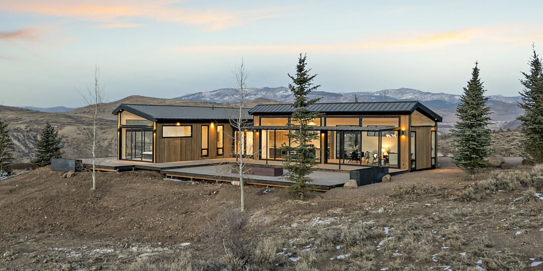 Icon-House-Benloch-Heber-City-Exterior-Hillside-View-Wood-Siding-Glass-Facade-Mountain-Landscape-Roderick-Builders-Modern-Custom.jpg