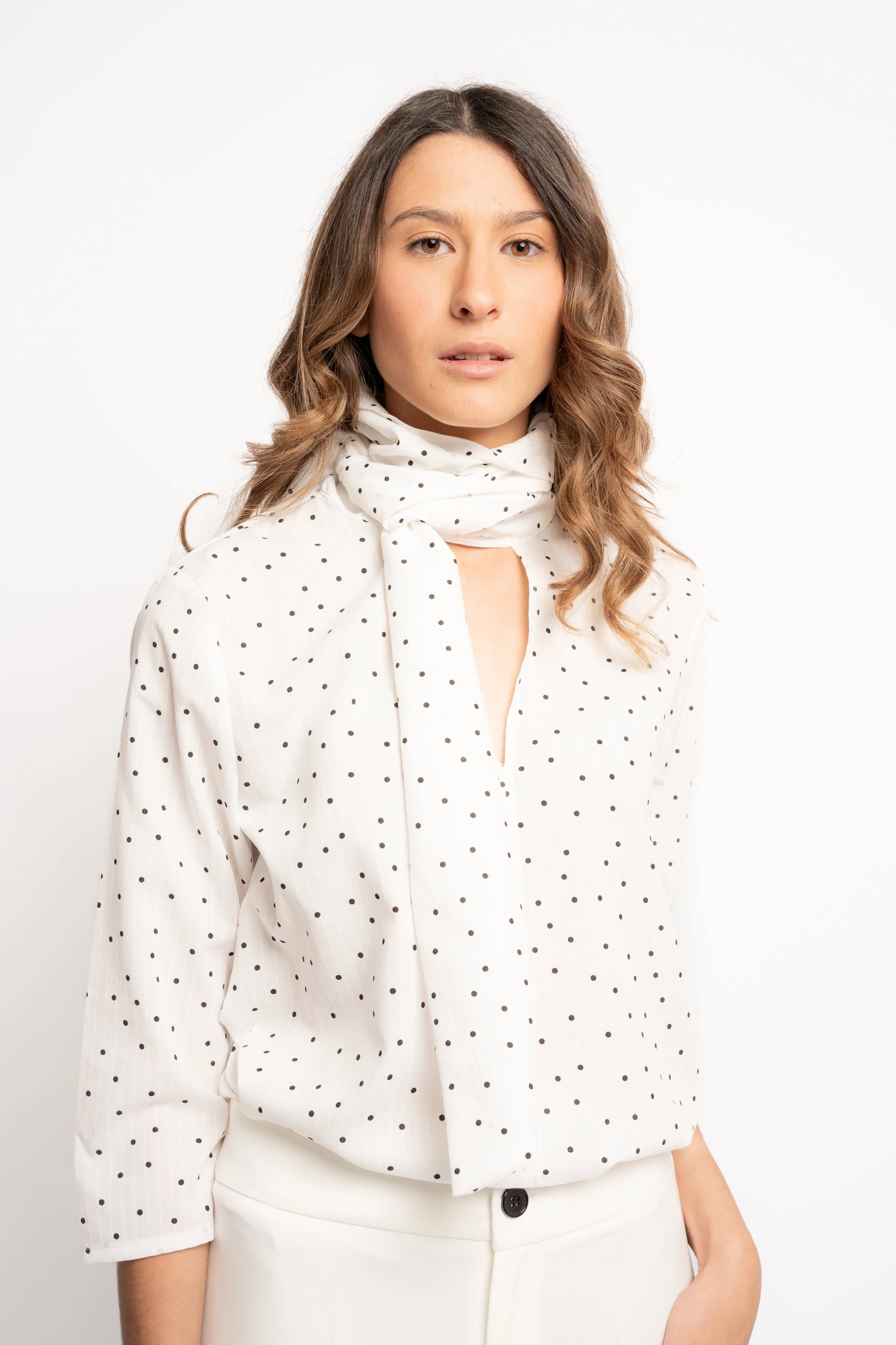 Camisa Lunares Lazo Blanco