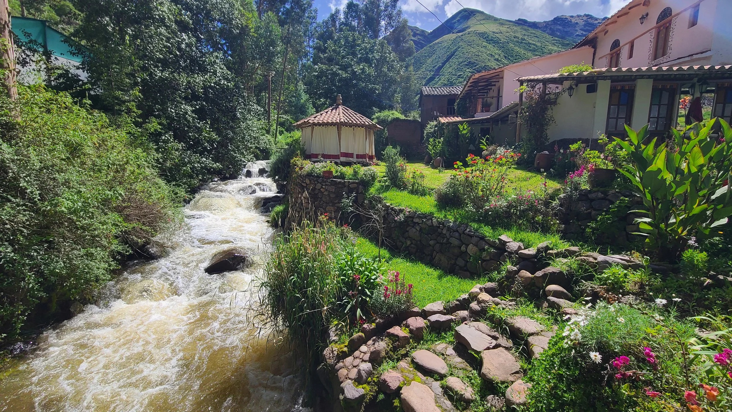 Mindful Escapes: Exploring Peru's Psychedelic Retreats and Spiritual Awakening