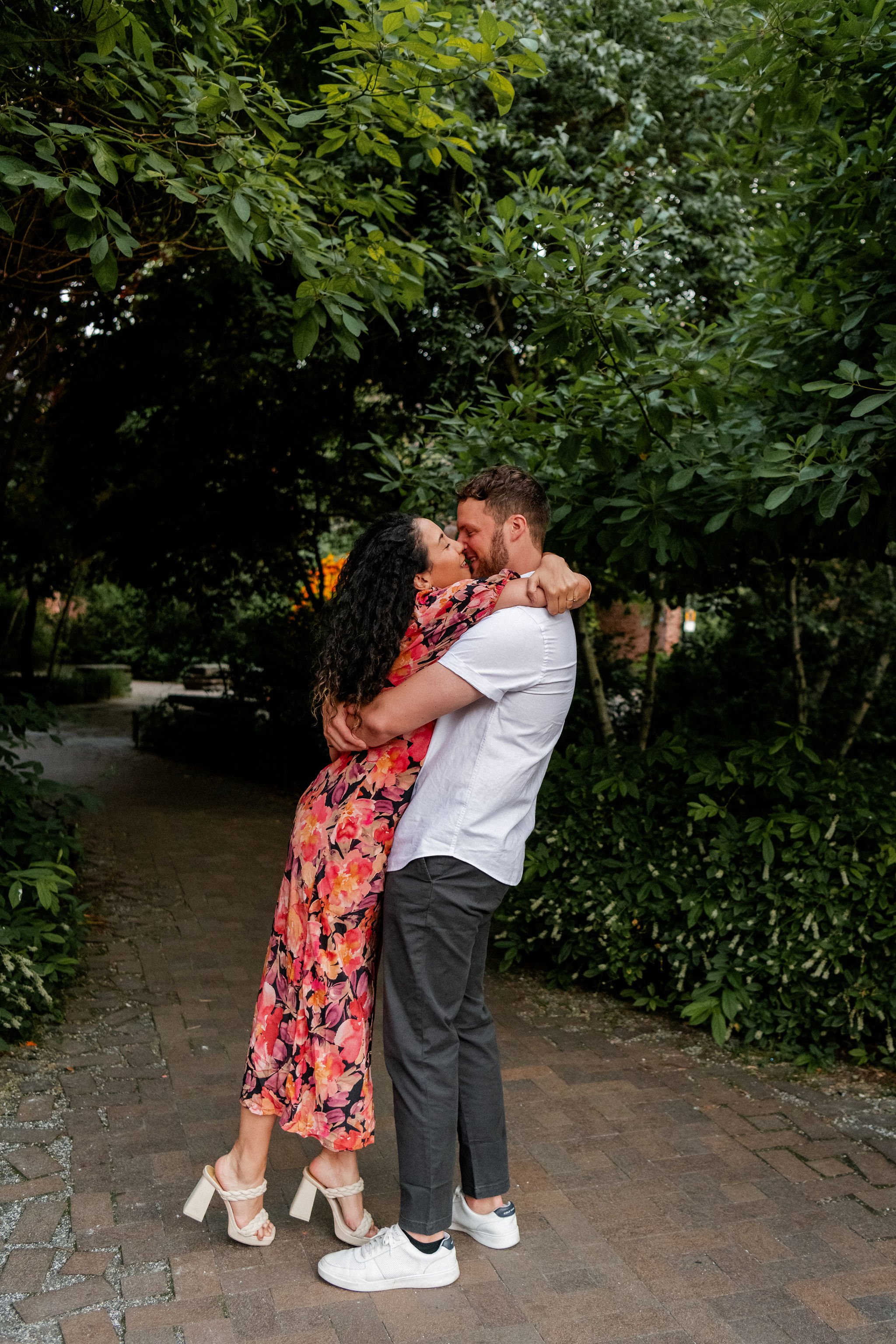 BrooklynBridgeParkIceCreamEngagementSession-57.jpg