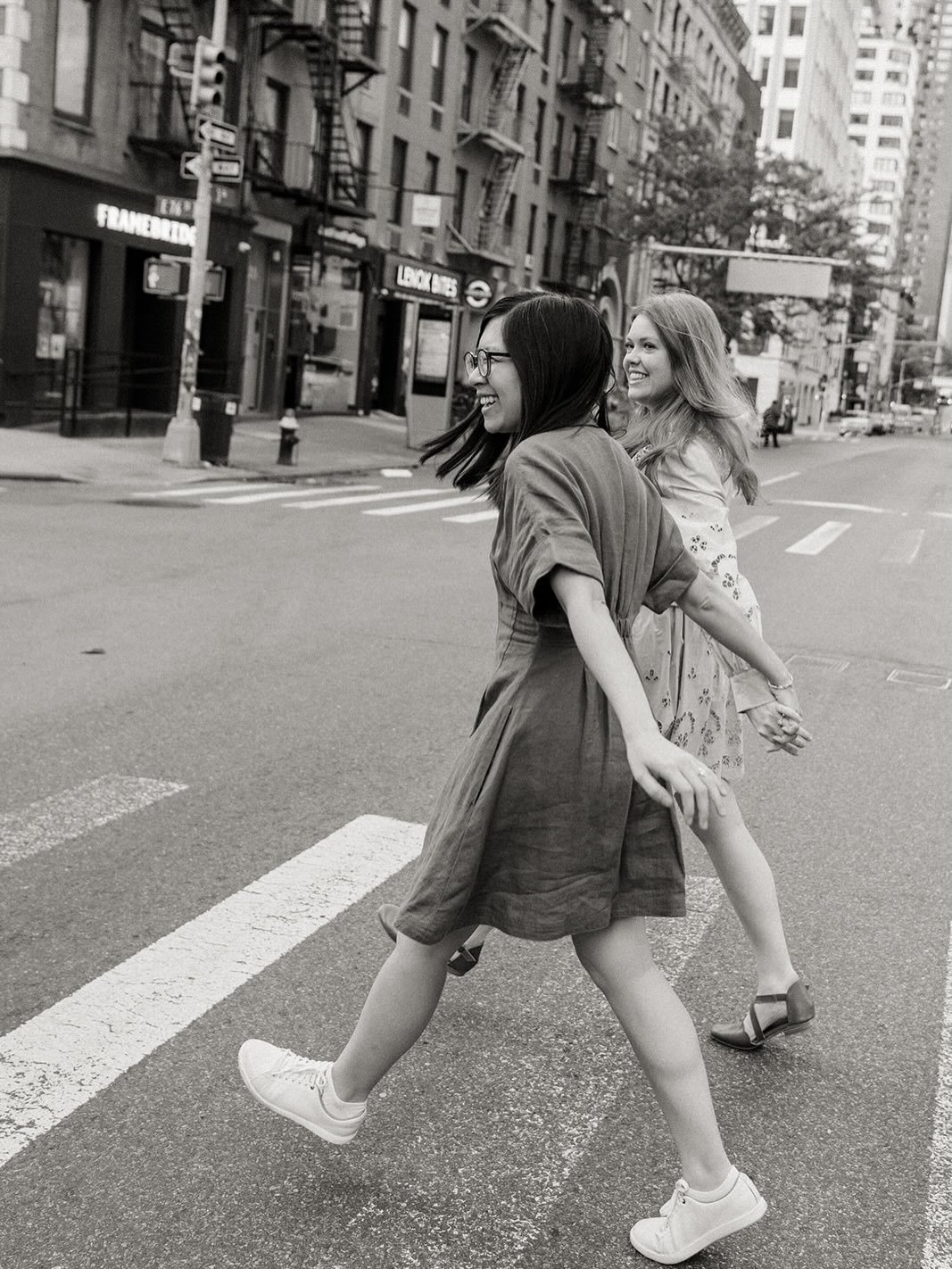 I had such a great time wandering around the Upper East Side and Central Park with these two in the Spring! It was way chillier than anticipated (40s!!) but they were such troopers and kept each other warm ❤️ can&rsquo;t wait for their wedding in Aug