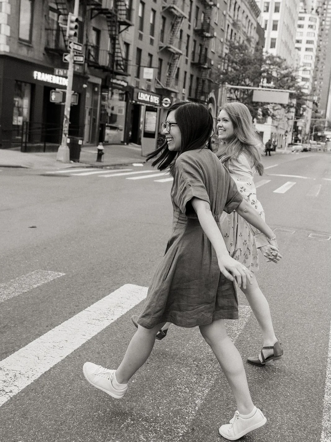 I had such a great time wandering around the Upper East Side and Central Park with these two in the Spring! It was way chillier than anticipated (40s!!) but they were such troopers and kept each other warm ❤️ can&rsquo;t wait for their wedding in Aug