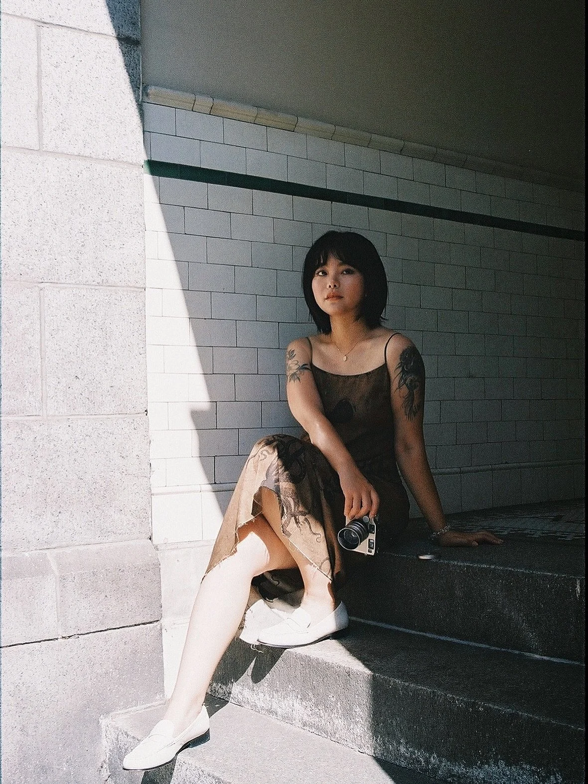 As couples begin planning their 2026 weddings, I thought I&rsquo;d share a little introduction of who I am 🤍

I&rsquo;m Meg, a Vancouver-based wedding &amp; portrait photographer.📷 A girlie who loves to observe, create and 𝒇𝒆𝒆𝒍. 

For the past 