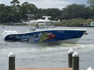 42' Yellowfin coming in to the dock