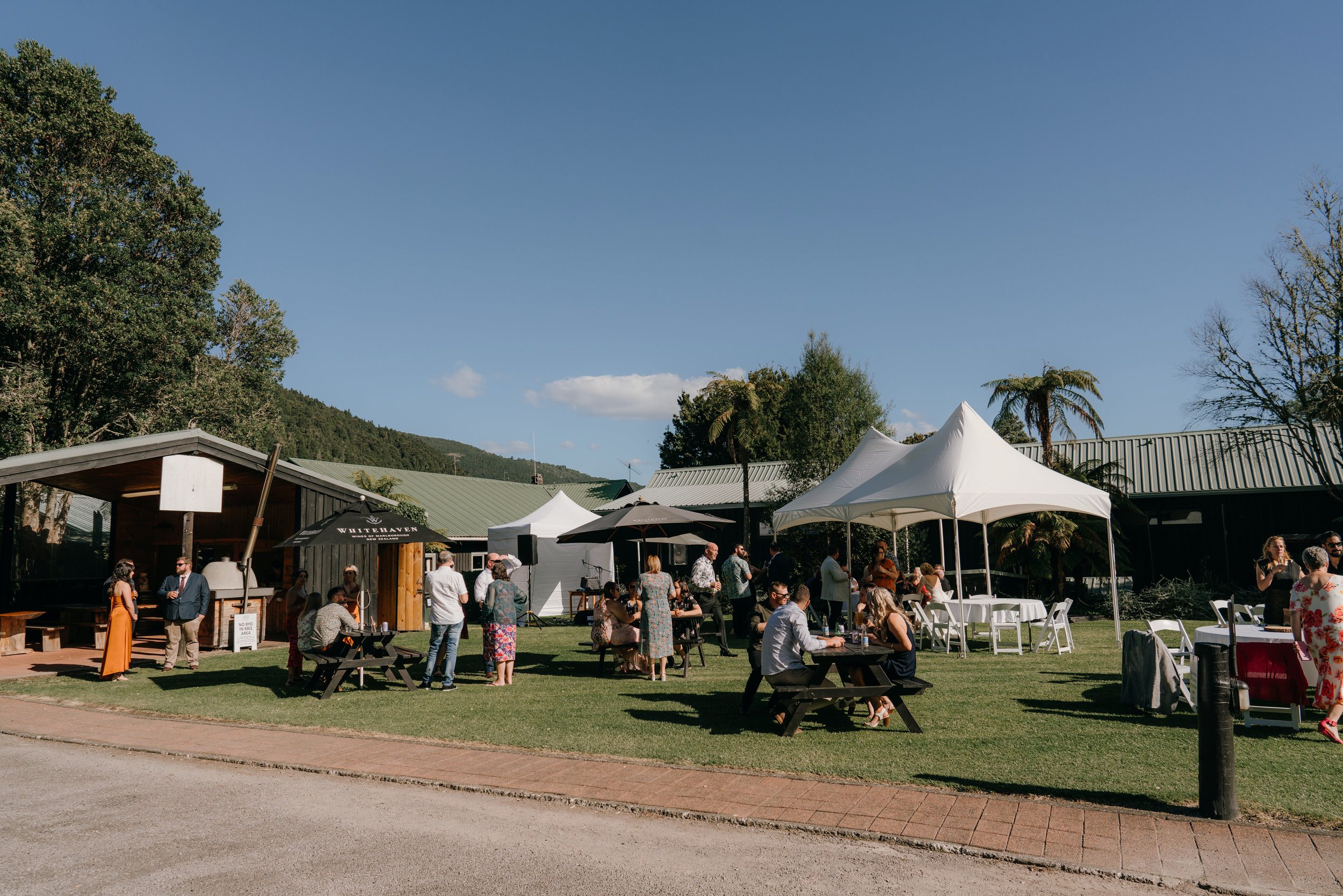  Wedding Guests at Lakes Lodge Lake Okataina Rotorua 