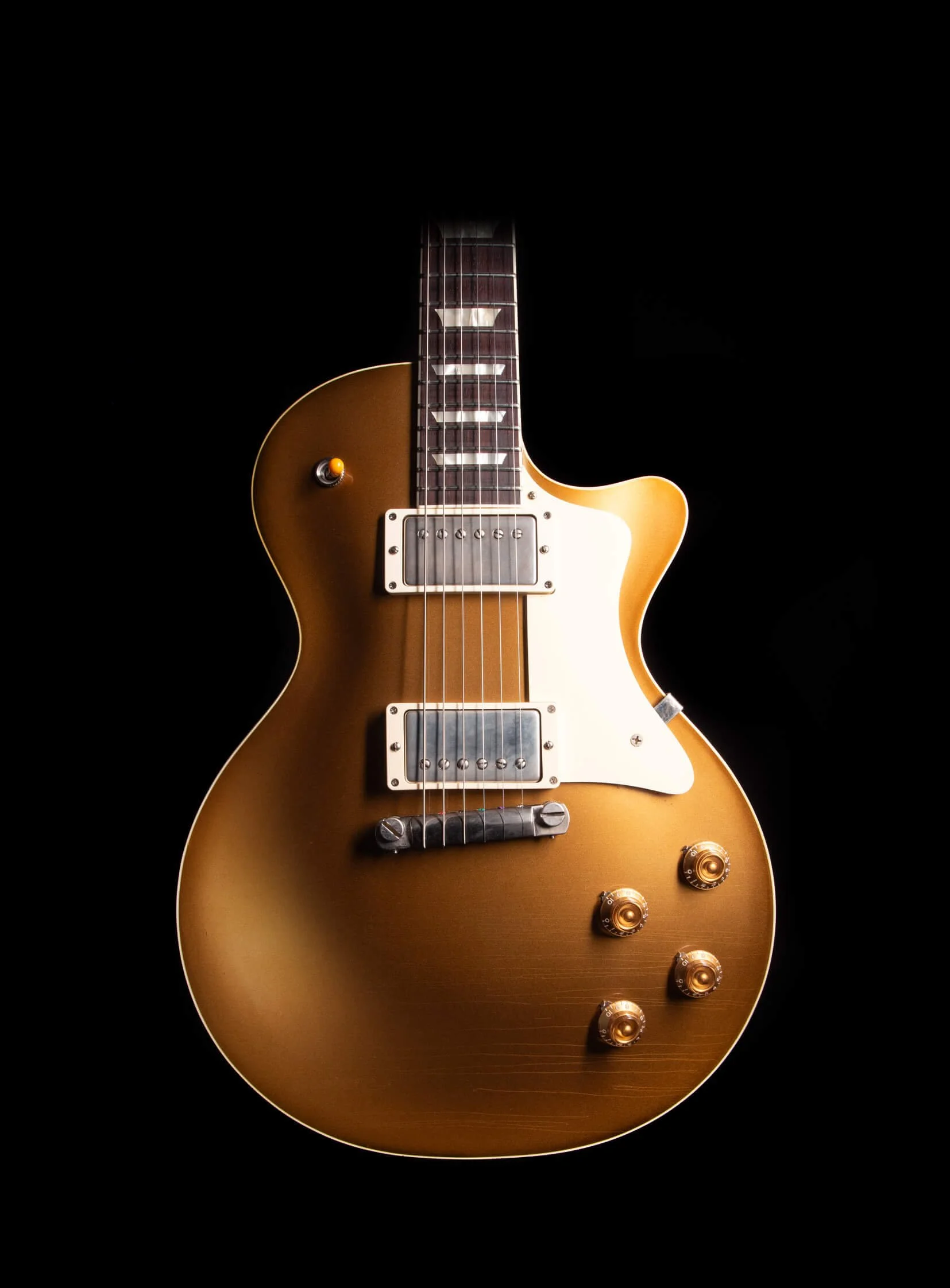 Ivison_Hurricane_'57_Goldtop_Portrait_web.jpg