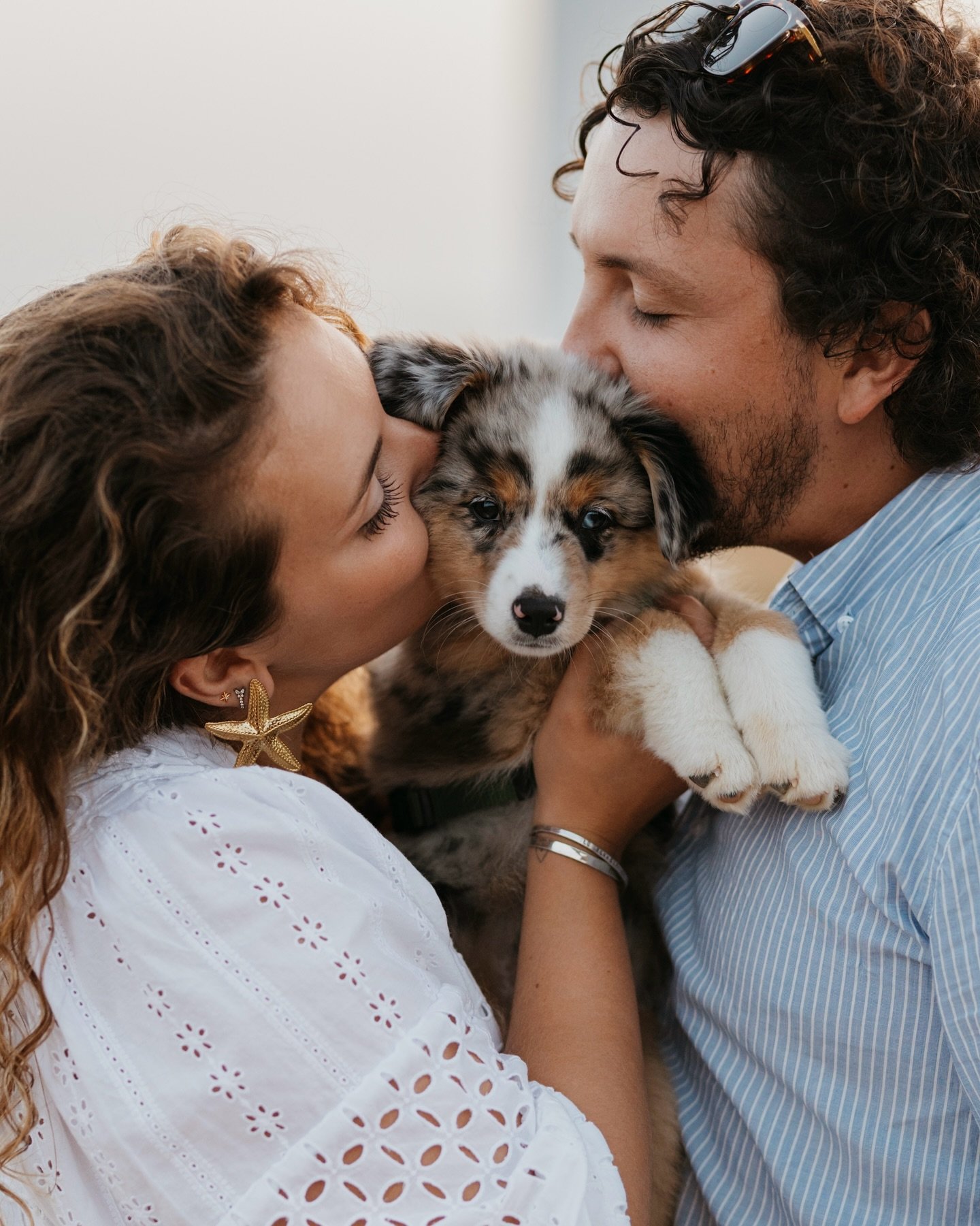 L&rsquo;arriv&eacute; de mini Gili, d&eacute;j&agrave; combl&eacute;e d&rsquo;amour, de bisous &amp; de voyages en van 💛 

Je fonds complet pour ce genre de s&eacute;ance si douce et si chaotique &agrave; la fois (surtout avec un baby qui d&eacute;c