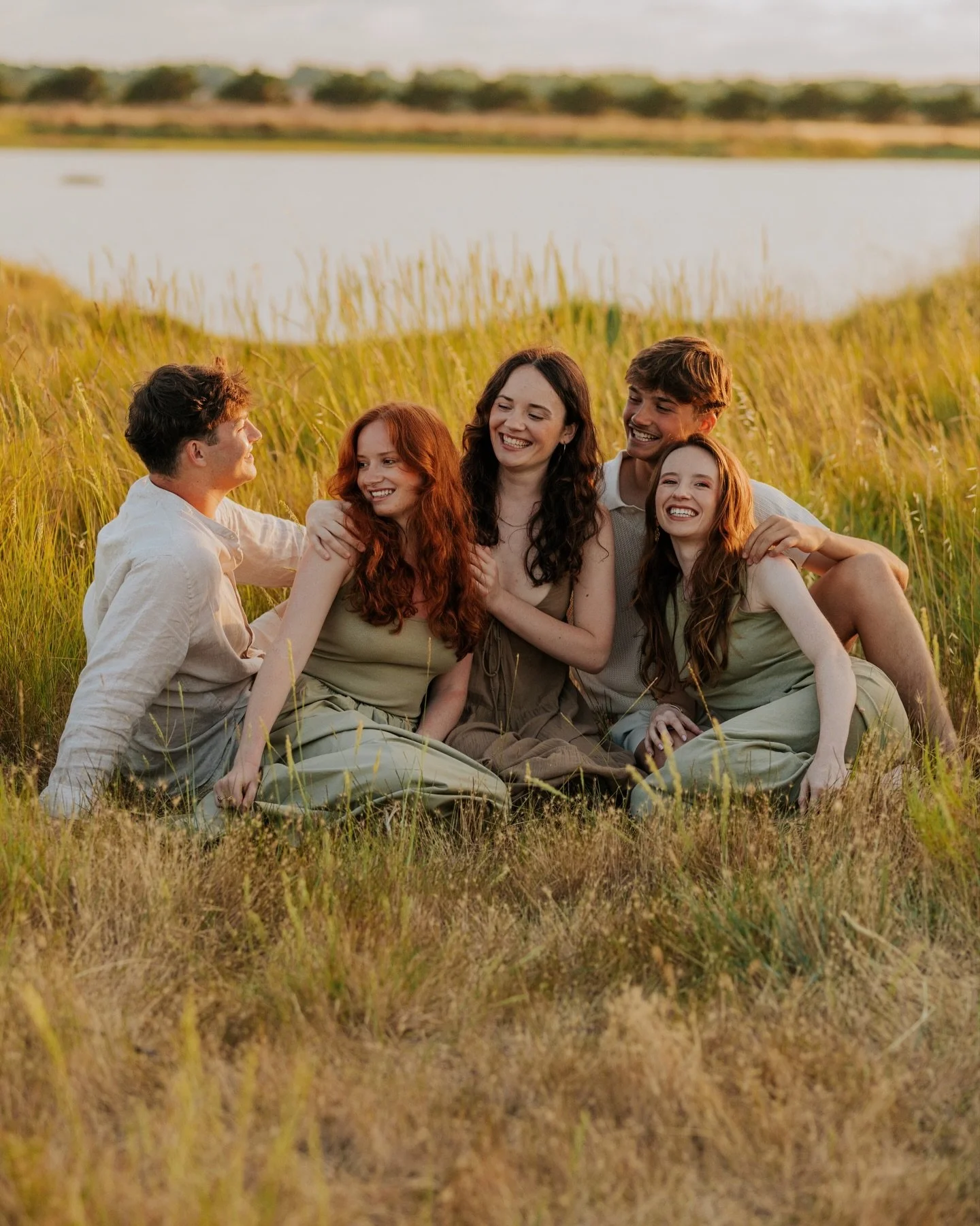 Souvenirs d&rsquo;&eacute;t&eacute; en famille 💛 

.

#seancephoto #shootingfamille #photographevend&eacute;e #photographepaysdelaloire #photographenantes