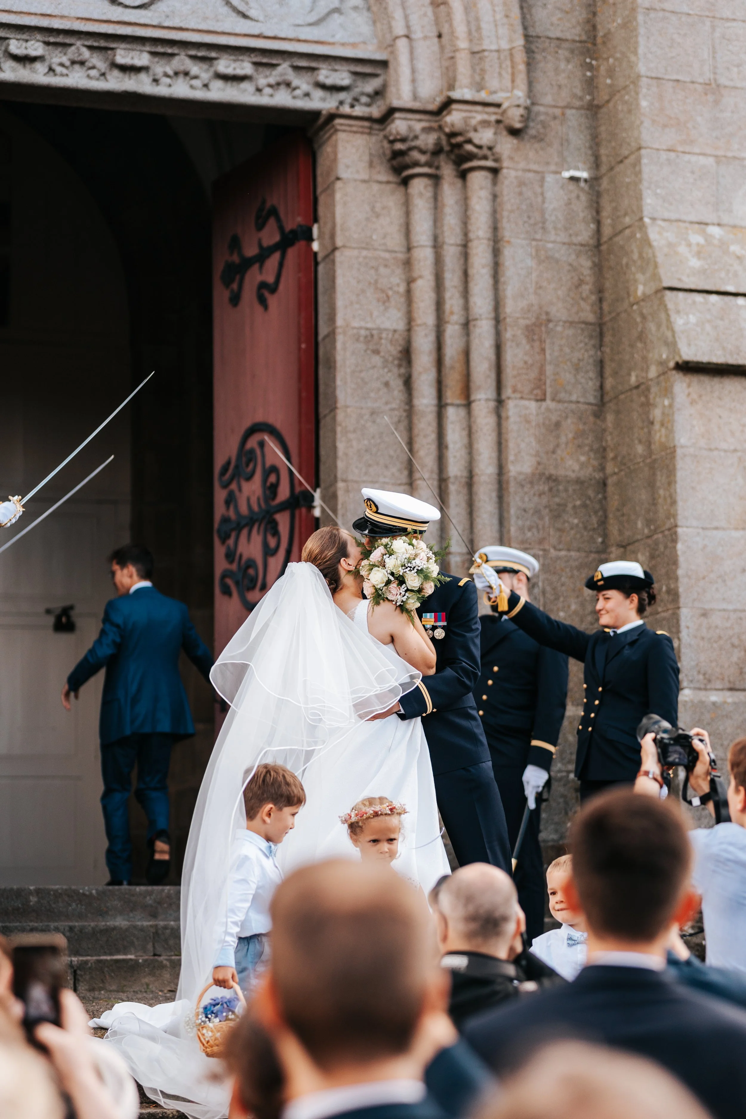 sortie d'église cérémonie religieuse mariage photographe vendée nantes