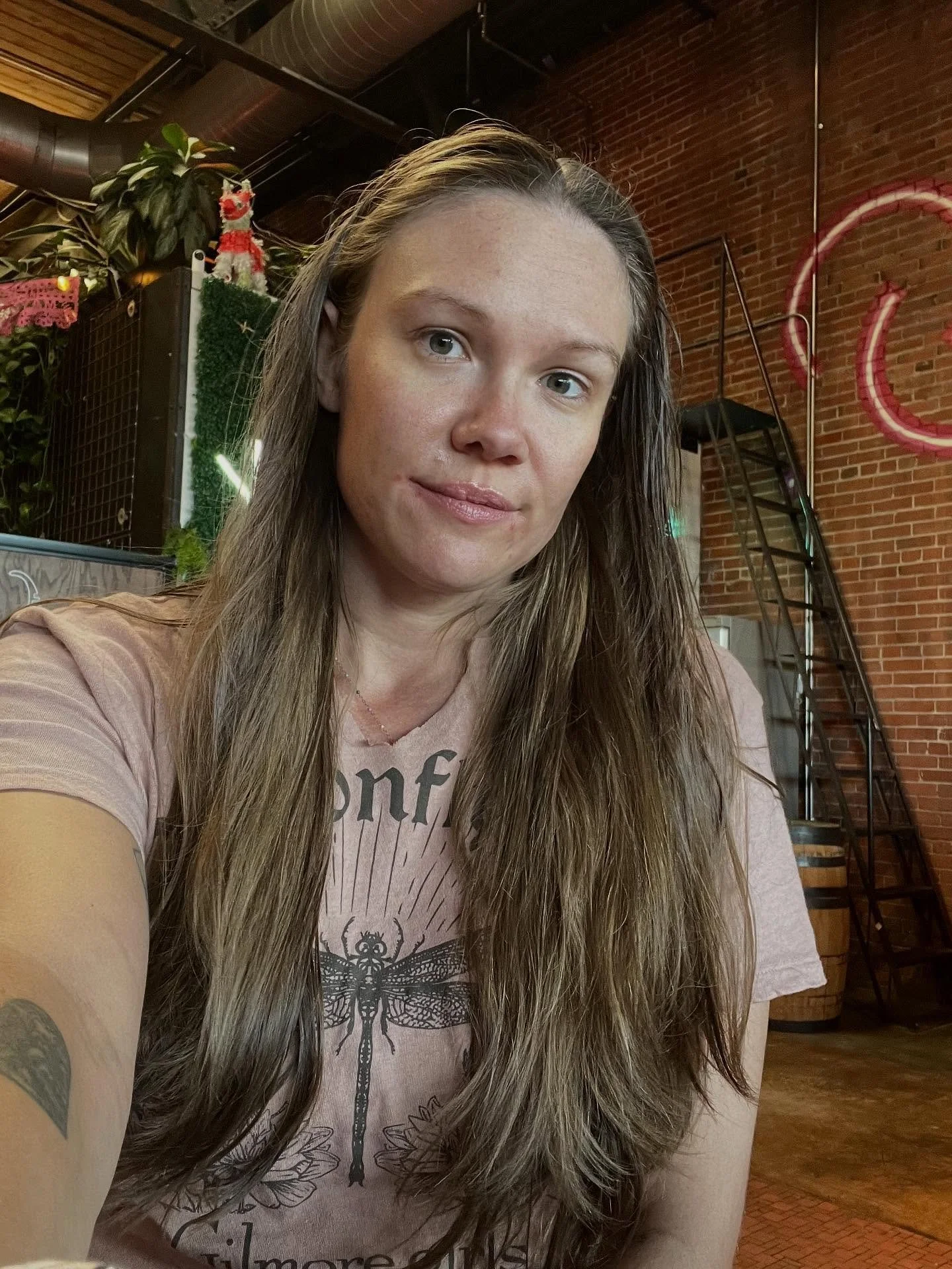 Come hang out my dudes! @coatiuprise til the end of @vintageandvinyl.co Down The Rabbit Hole event! #tarotcardreadersofinstagram #sourceenergy #oraclecardreadersofinstagram #weekendtarot #divineguidance #higherselfhealing #esotericknowledge #yourpath