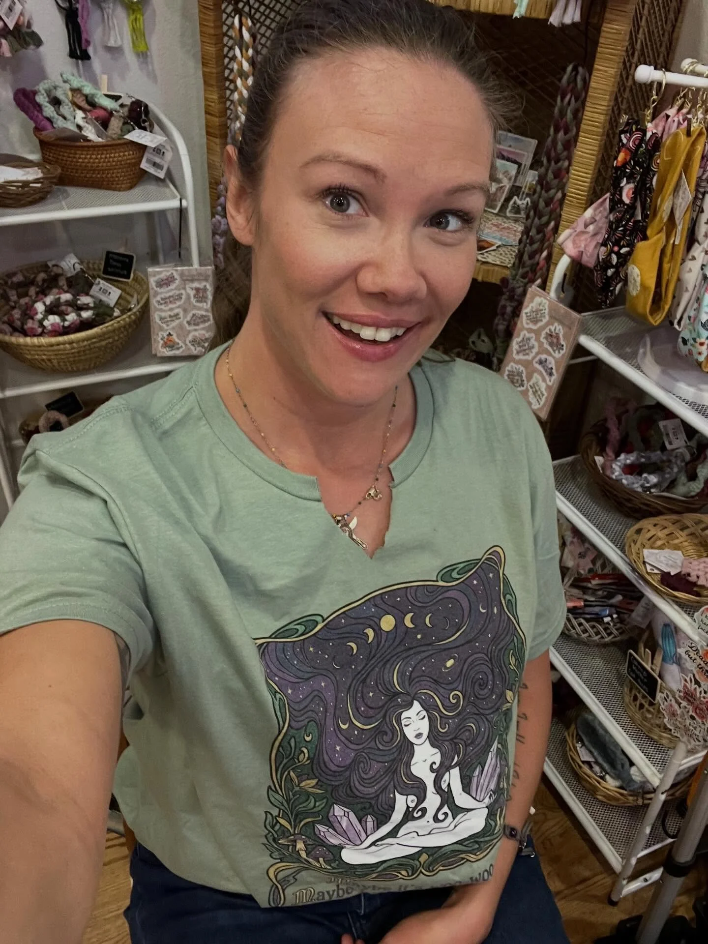 Come find me in the back at @eclecticocc._ reading cards til close tonight! #tarotcardreadersofinstagram  #oraclecardreadersofinstagram #sundayfunday #yougotthis #igotyou