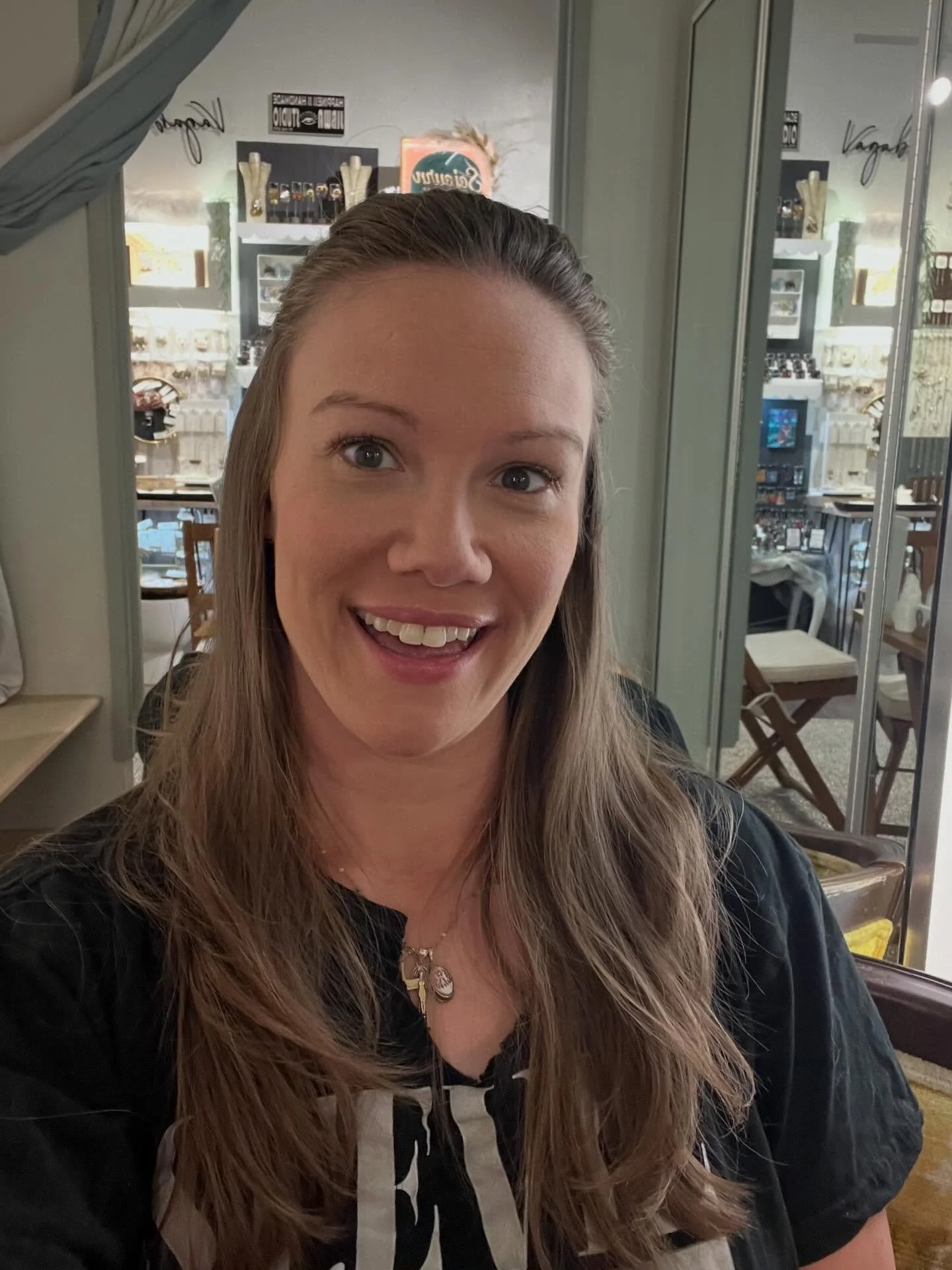 Come find me by the dressing rooms @eclecticco._ for some tarot readings on this gorgeous  spring Saturday! #tarotcardreadersofinstagram #oraclecardreadersofinstagram #weekendtarot #yougotthis #igotyou