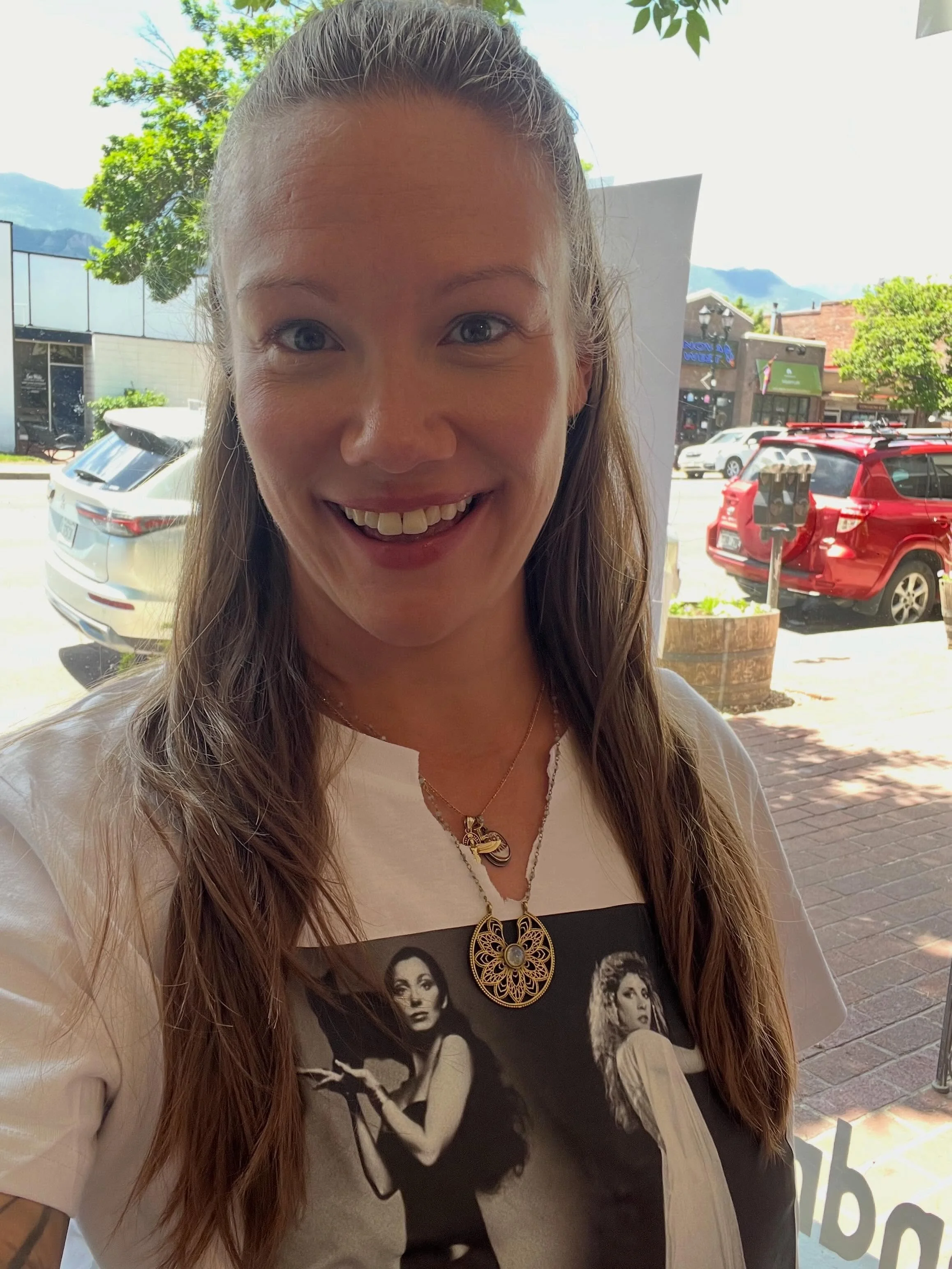 Come find me for some tarot readings! I&rsquo;m @eclecticocc._ till 5pm tonight! #tarotcardreadersofinstagram #oraclecardreadersofinstagram #weekendtarot #yougotthis #igotyou