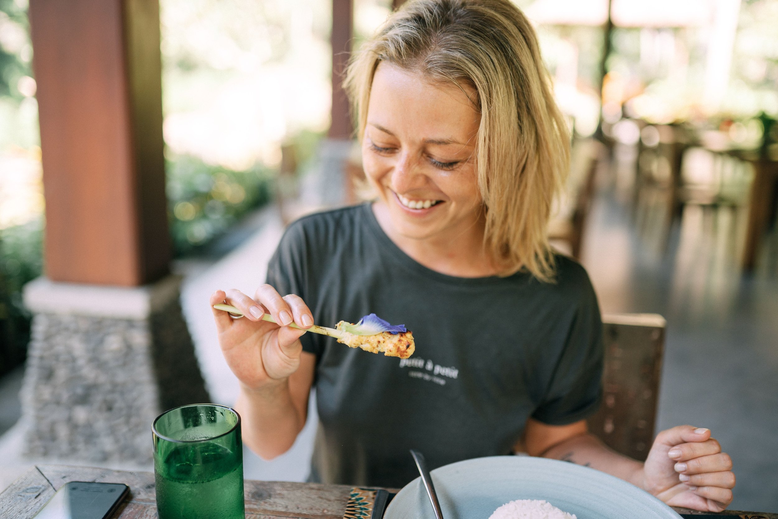 From "Neck Up" to Now: How Intuitive Eating Helps the ADHD Brain Tune Into the Body
